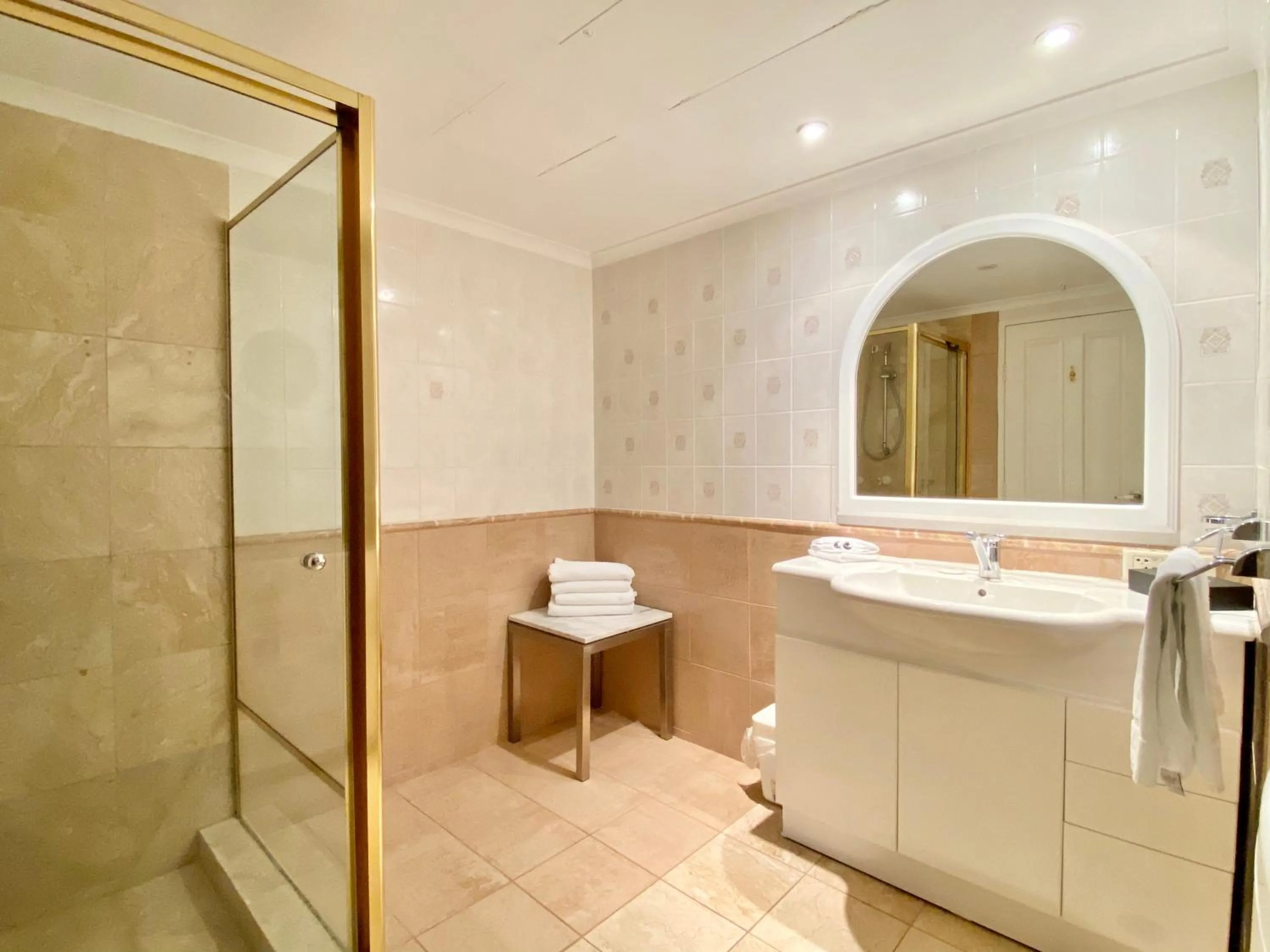 Bathroom in Milson Serviced Apartments