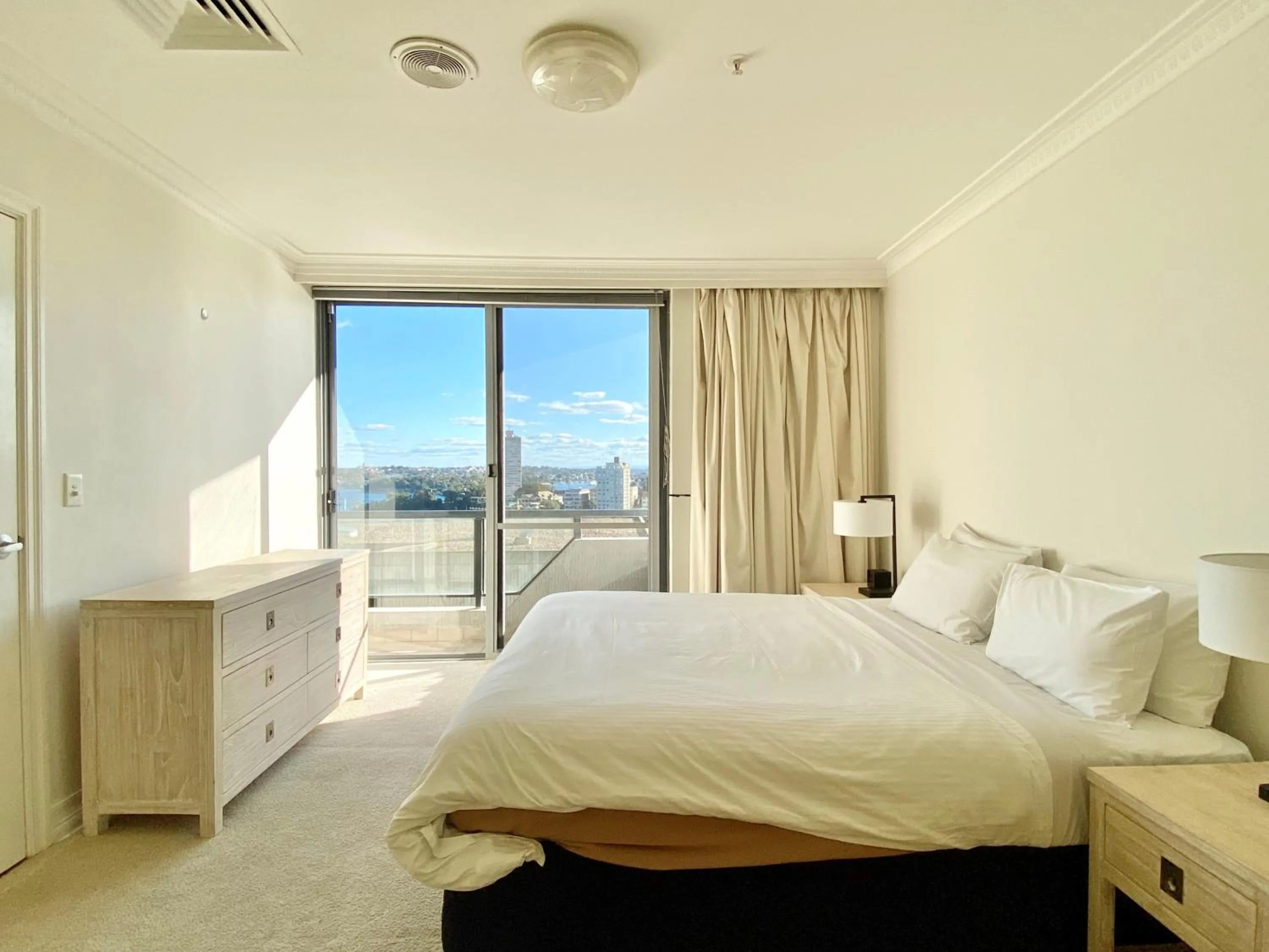 Bedroom, Bed in Milson Serviced Apartments