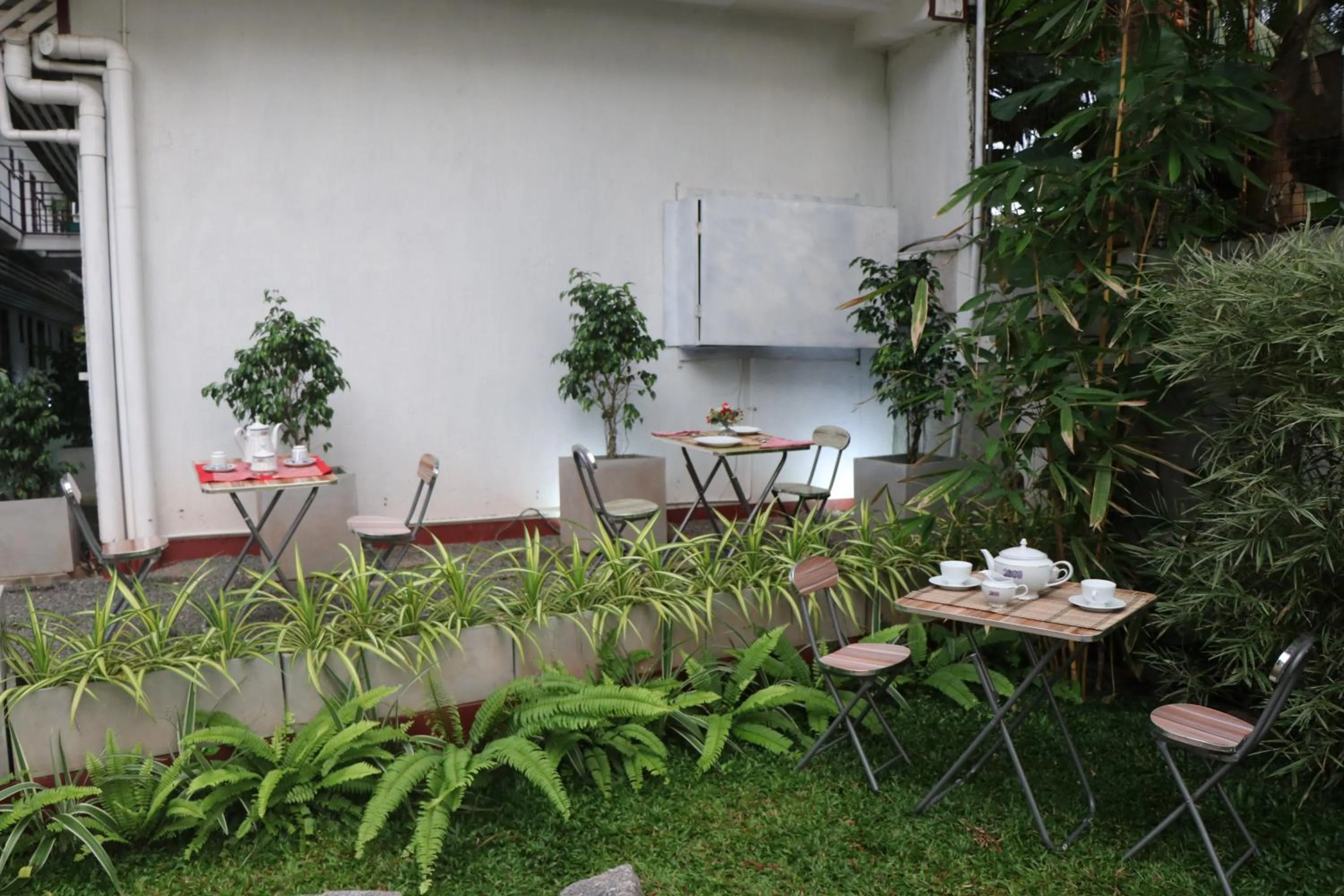 Garden in Cinnamon Airport Residencies