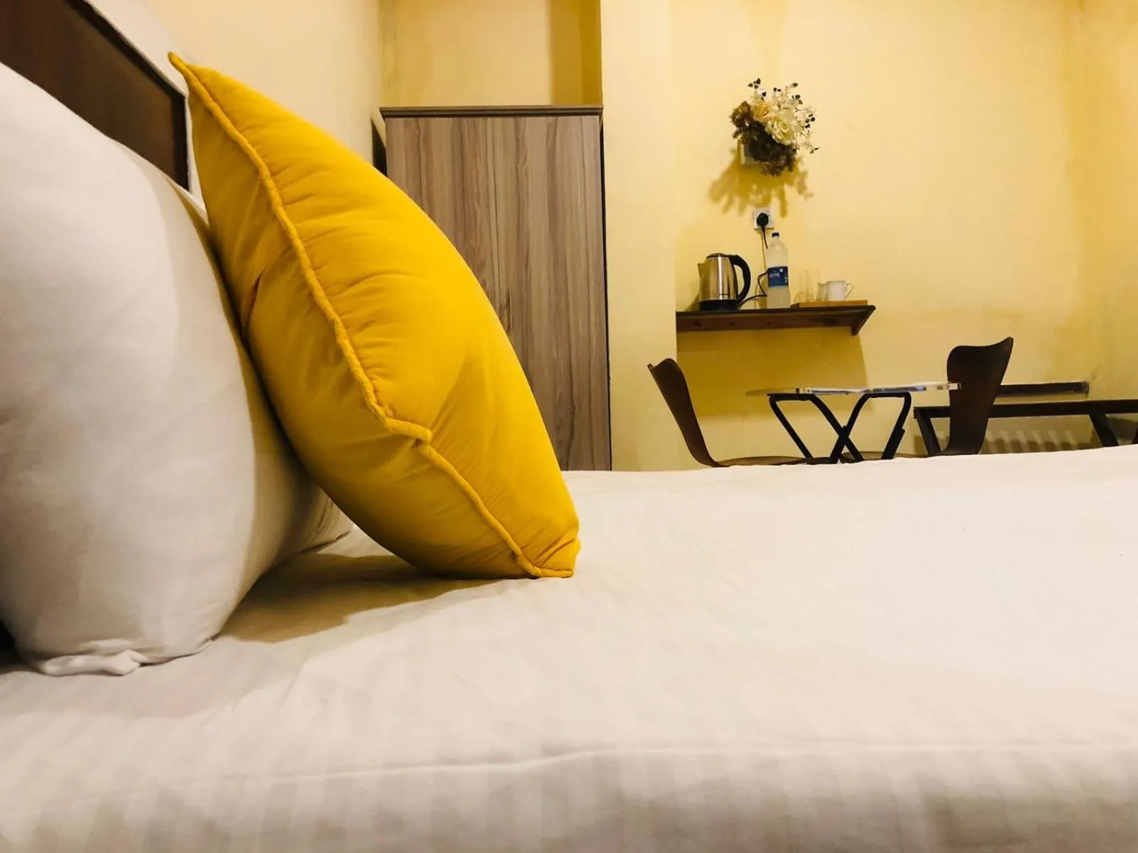 Bed in Cinnamon Airport Residencies