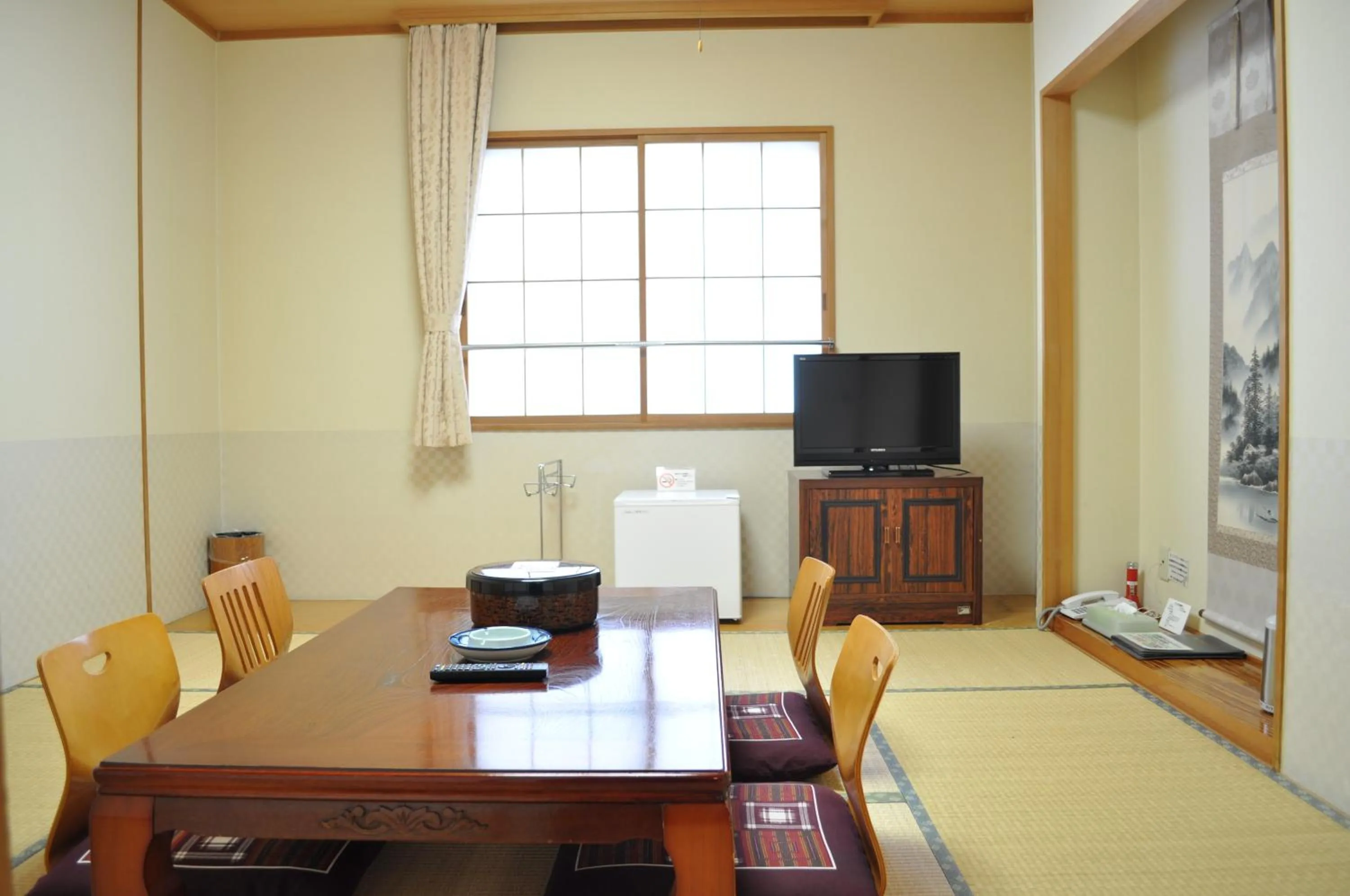 Photo of the whole room in Kobushi no Yu Atsuma