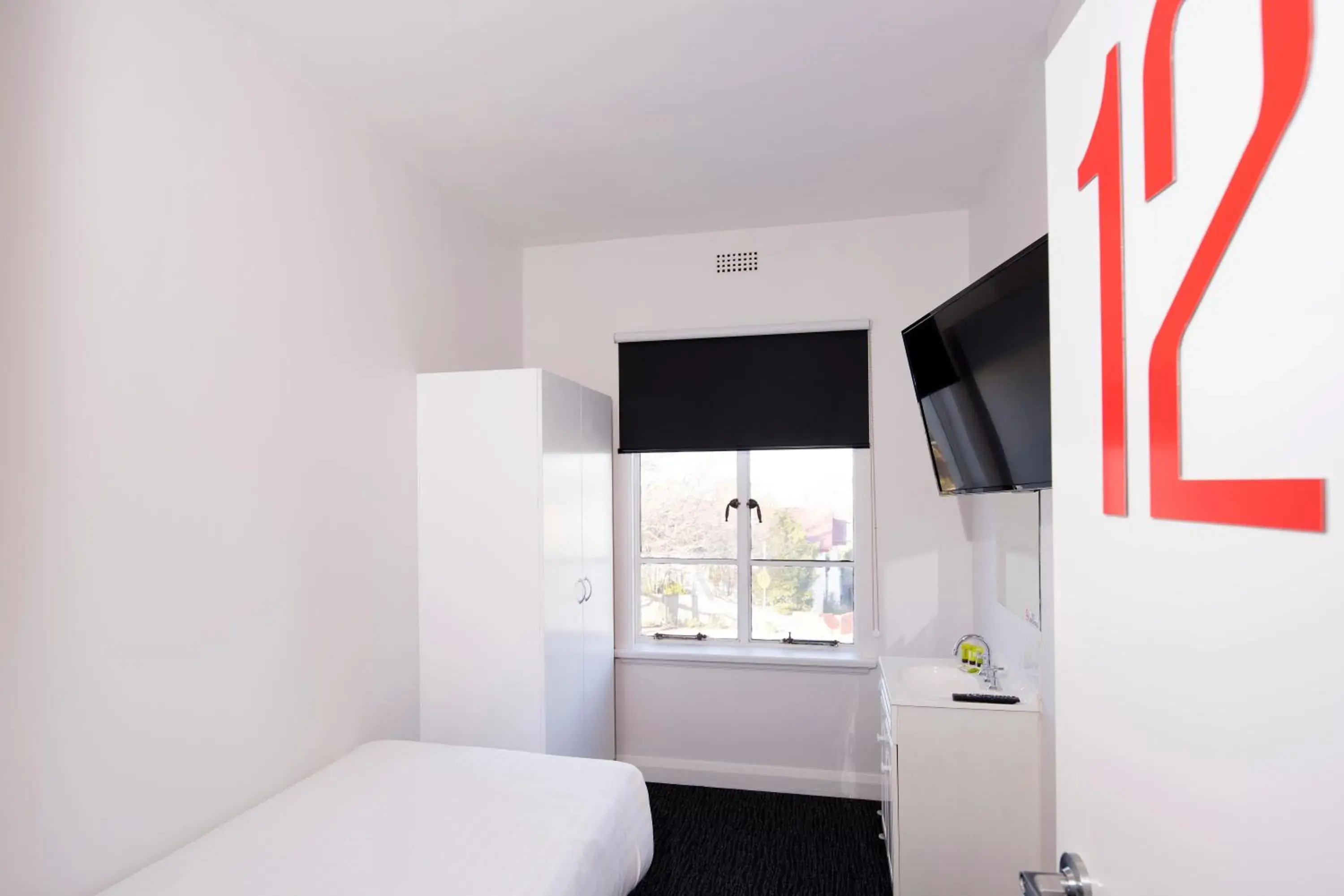 Single Room with Shared Bathroom and Free Welcome Drink For One Guest in Mowbray Hotel Single Room with Shared Bathroom and Free Welcome Drink For One Guest in Mowbray Hotel