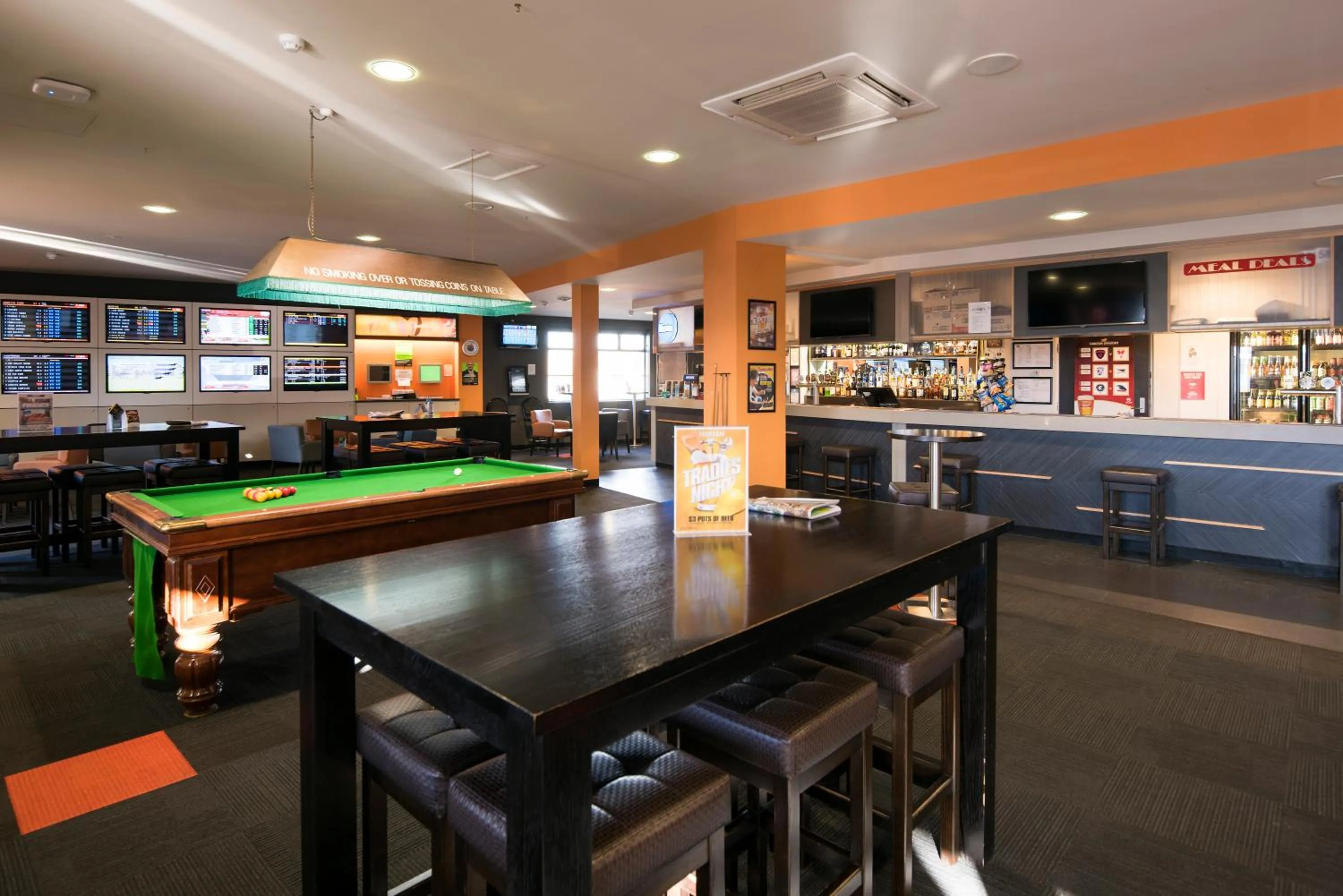 Drinks in Mowbray Hotel