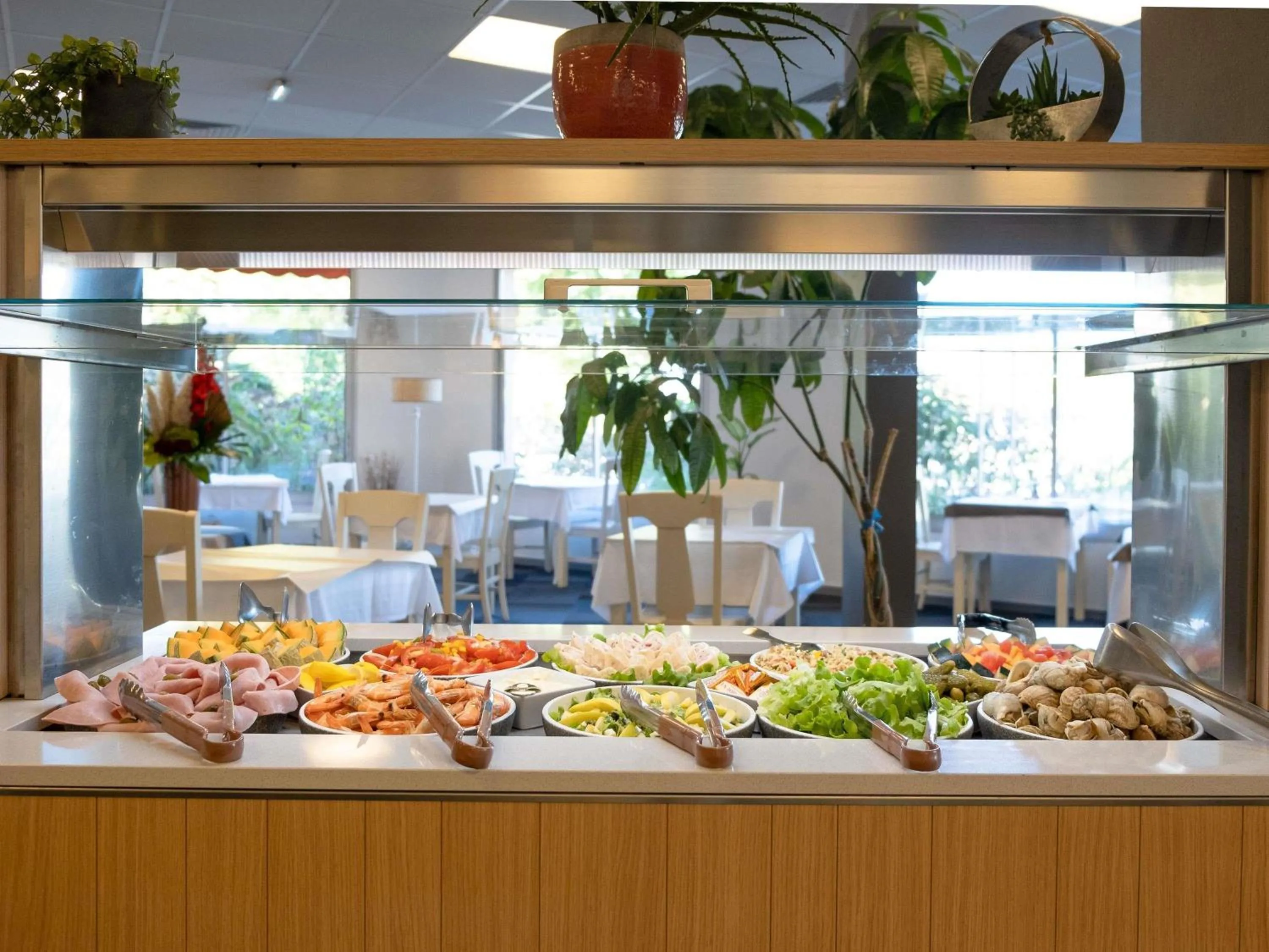 Restaurant/places to eat in ibis styles Dax Centre