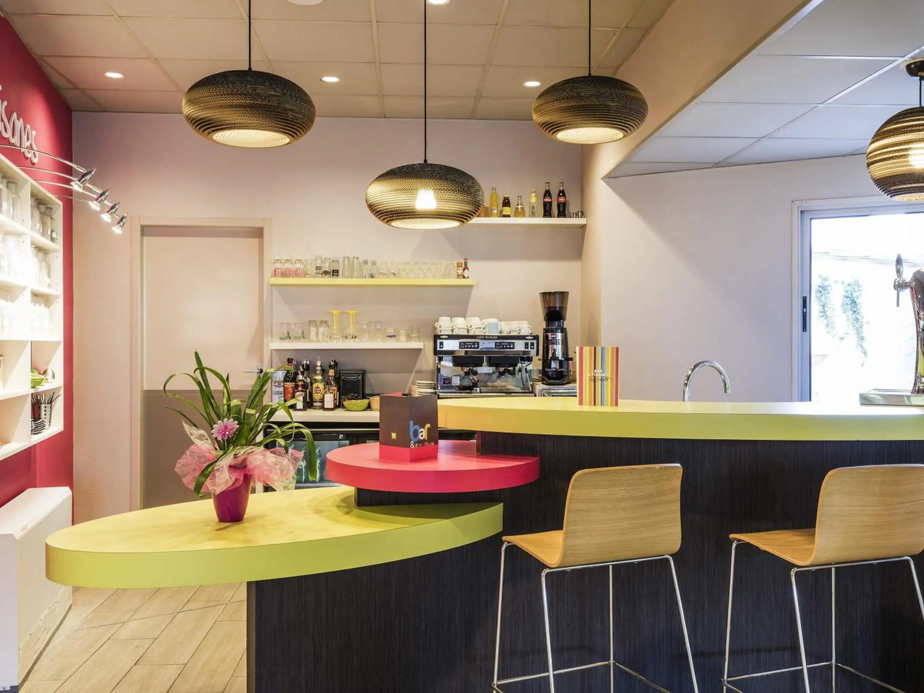 Lounge or bar in ibis styles Dax Centre Lounge or bar in ibis styles Dax Centre