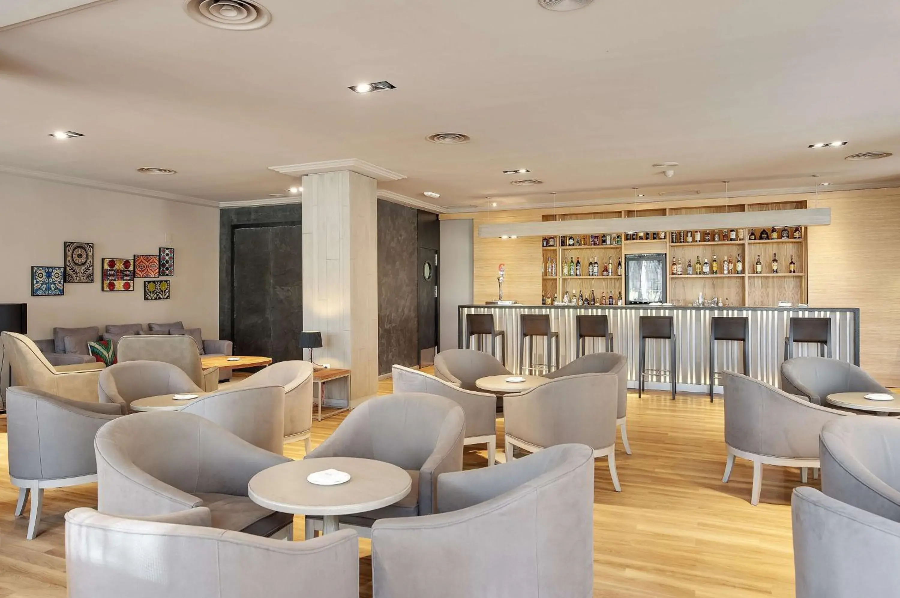 Lounge or bar in Barceló Jerez Montecastillo & Convention Center Lounge or bar in Barceló Jerez Montecastillo & Convention Center