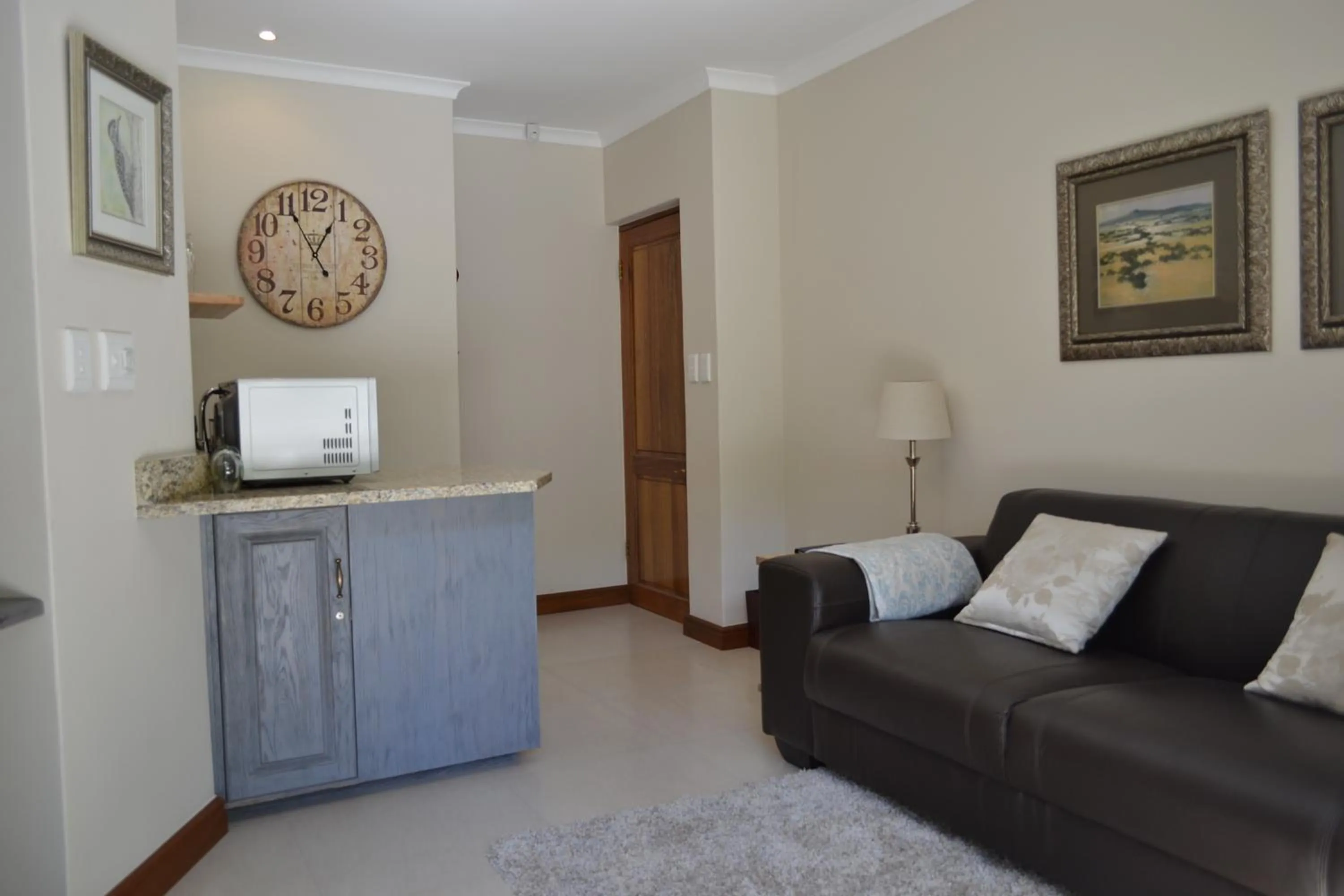 Kitchen or kitchenette in Lydall Wild Tranquil Garden Suites