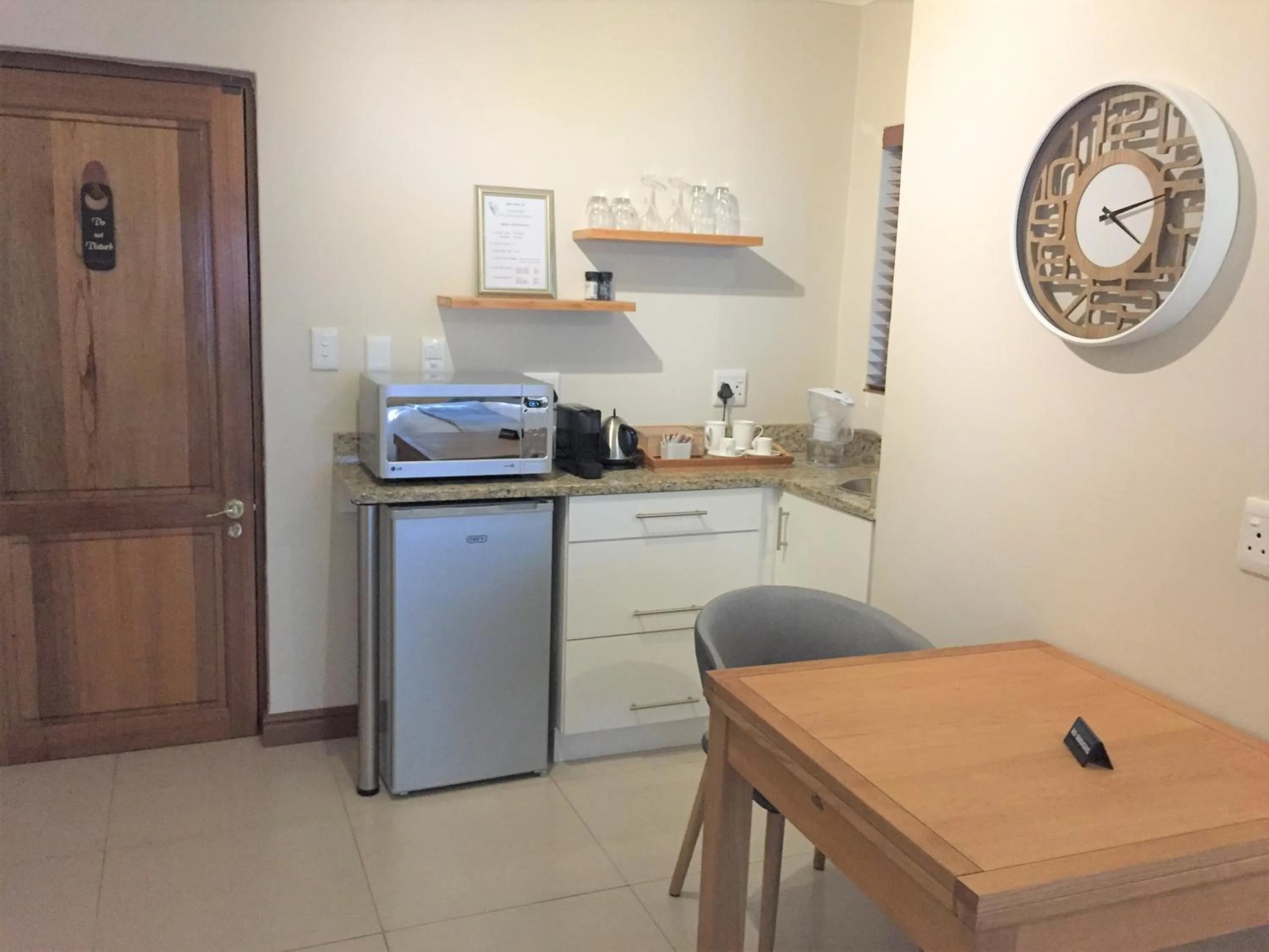 Kitchen or kitchenette in Lydall Wild Tranquil Garden Suites