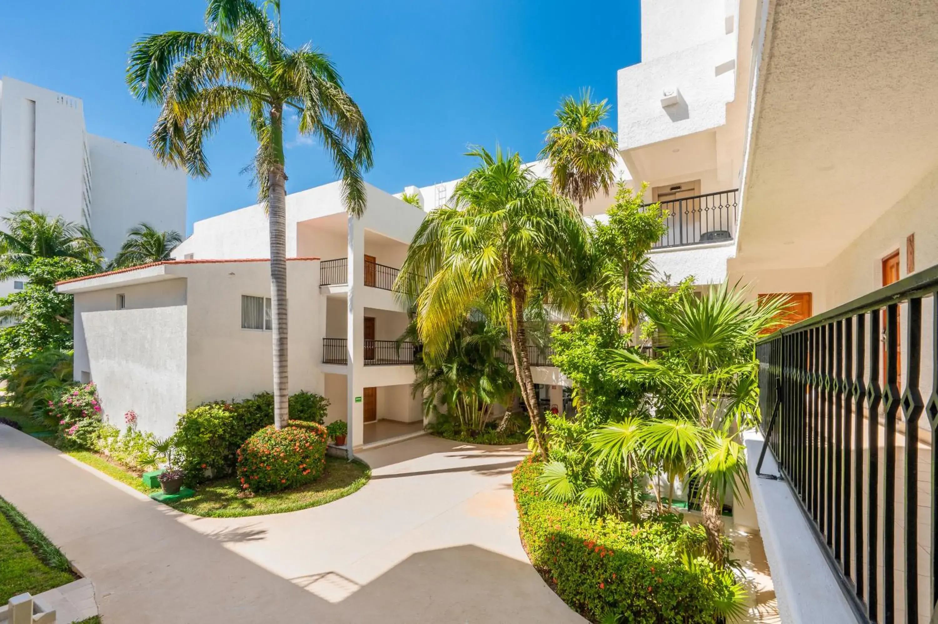 Property building in Beachscape Kin Ha Villas & Suites Property building in Beachscape Kin Ha Villas & Suites