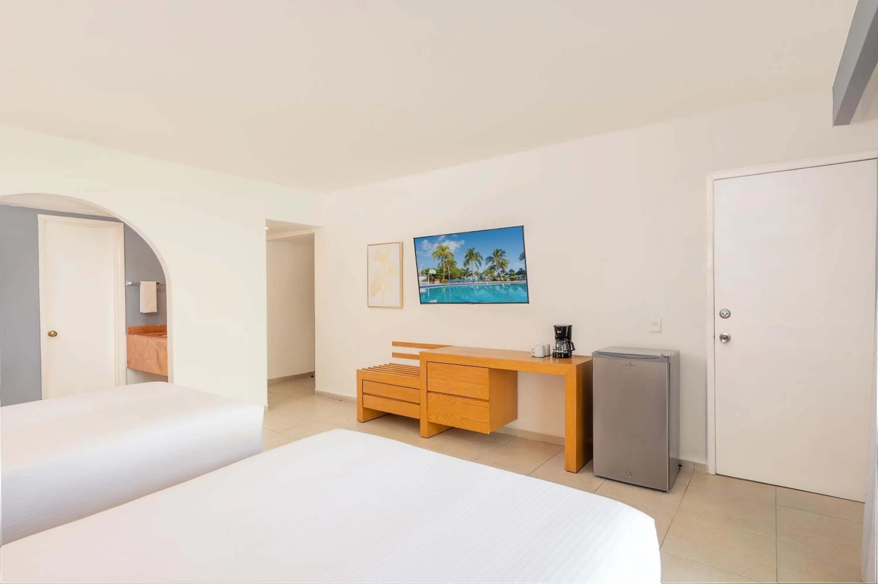 Photo of the whole room, Bed in Beachscape Kin Ha Villas & Suites
