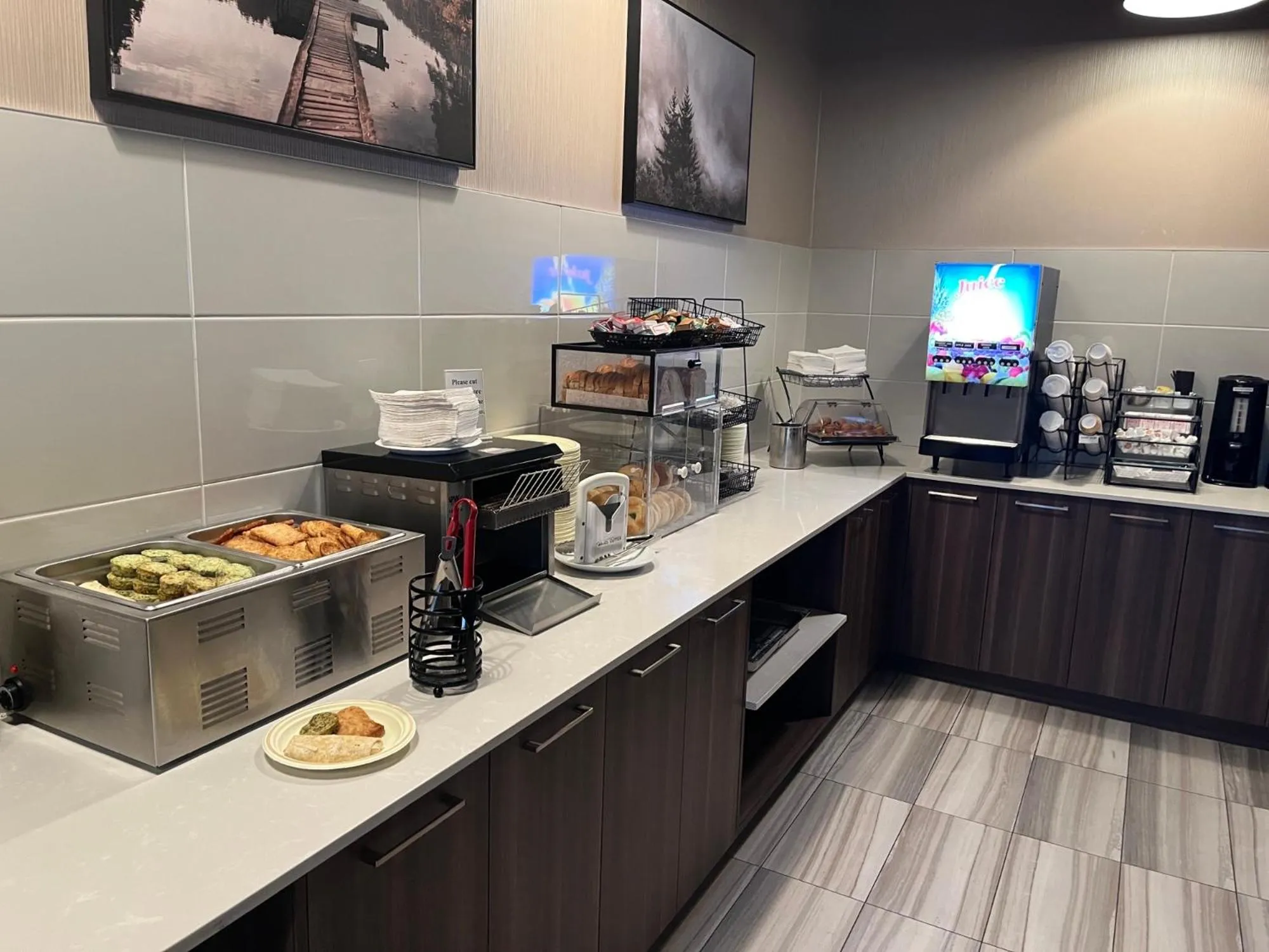 Breakfast in Super 8 by Wyndham Macleod Trail Calgary