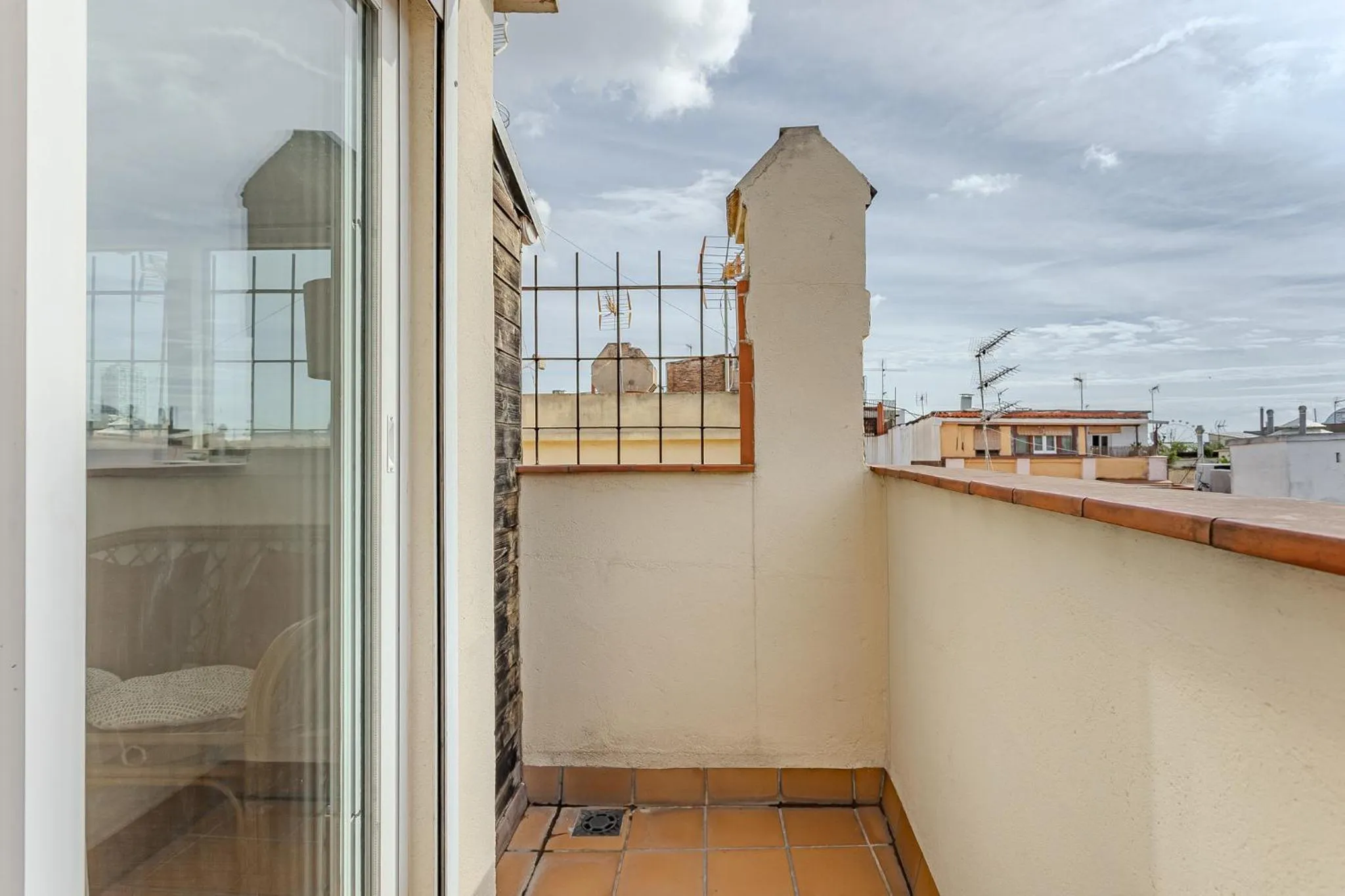 Balcony/Terrace in Ola Living Vidreria