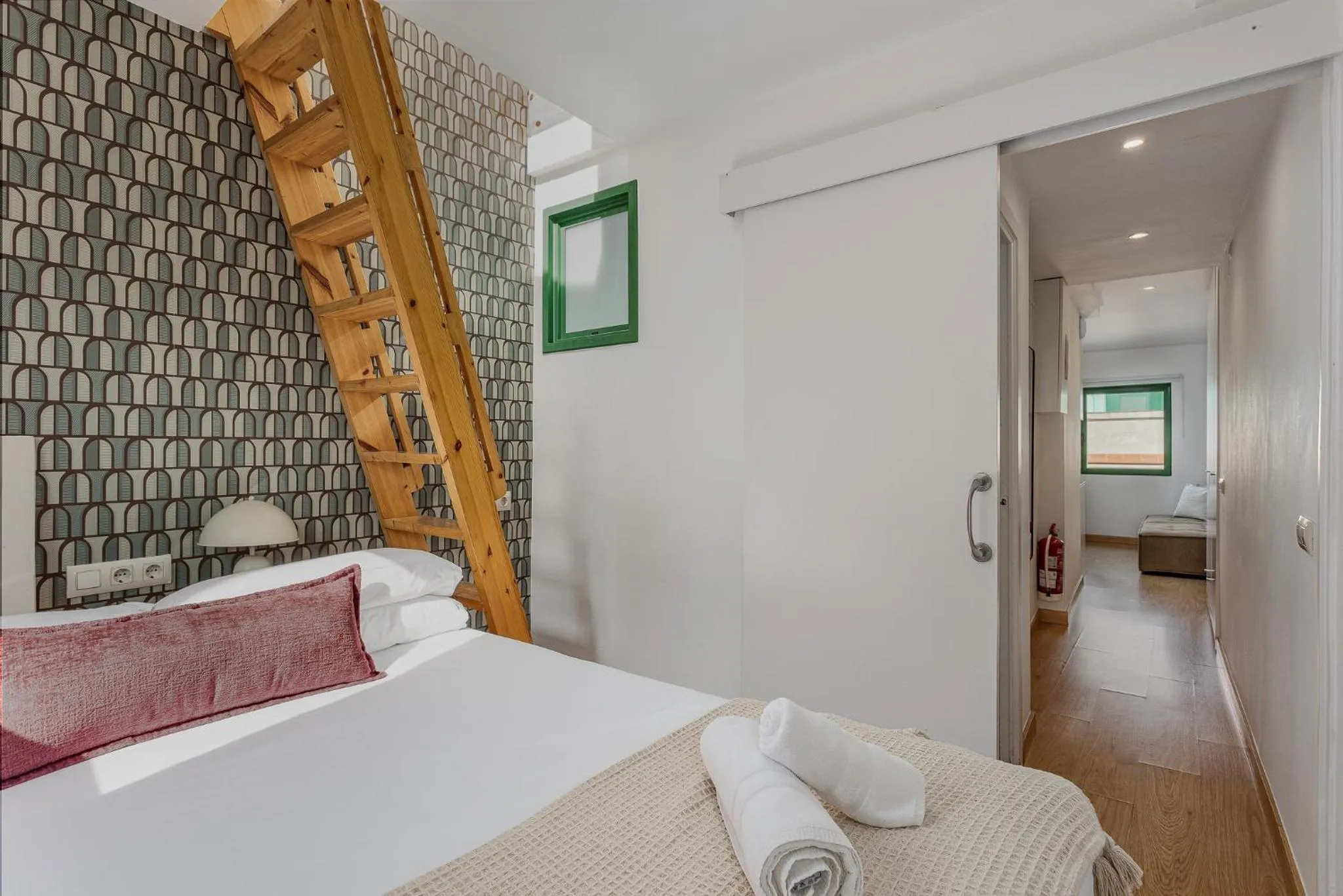 Bed in Ola Living Vidreria