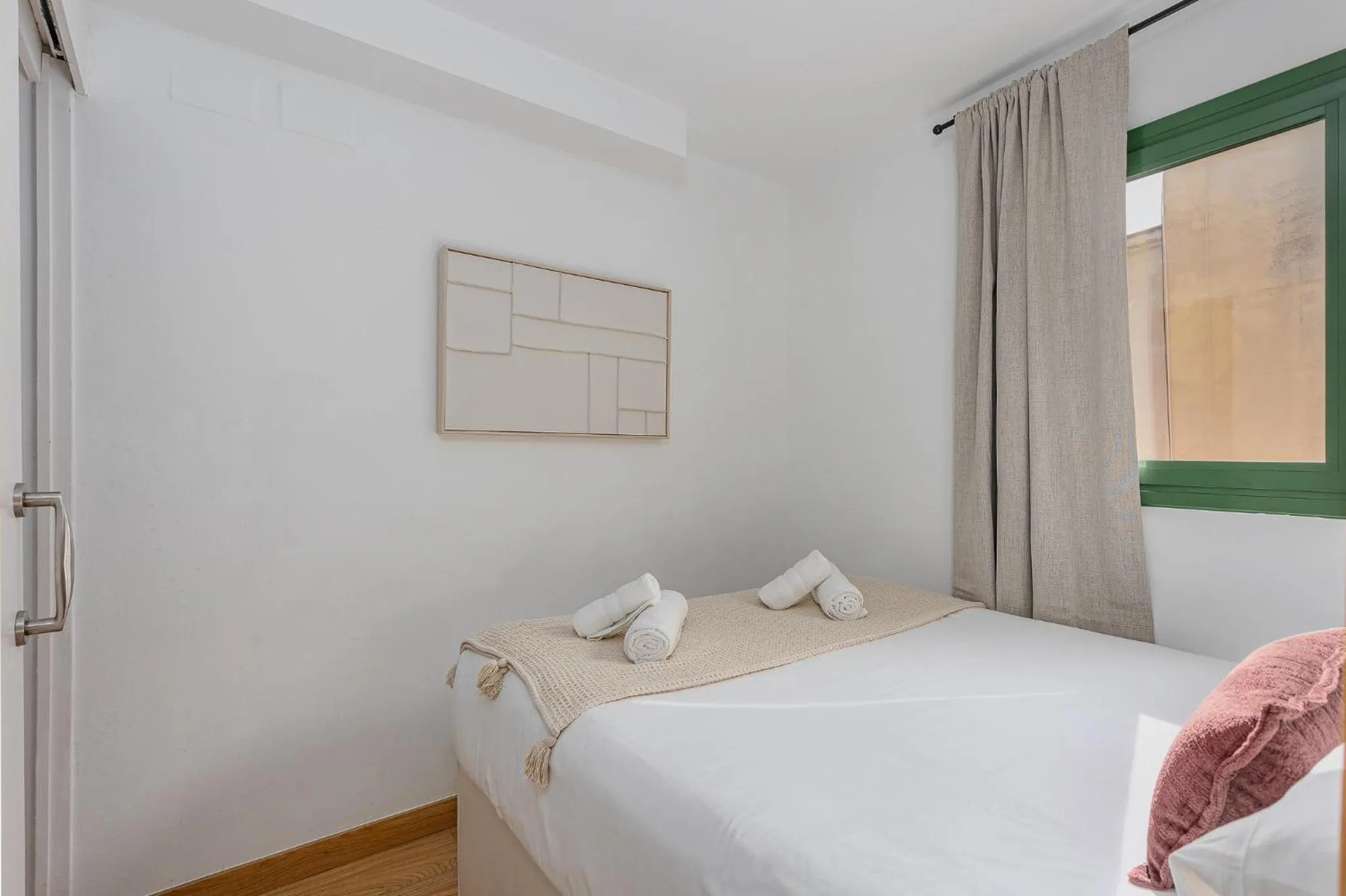 Bed in Ola Living Vidreria