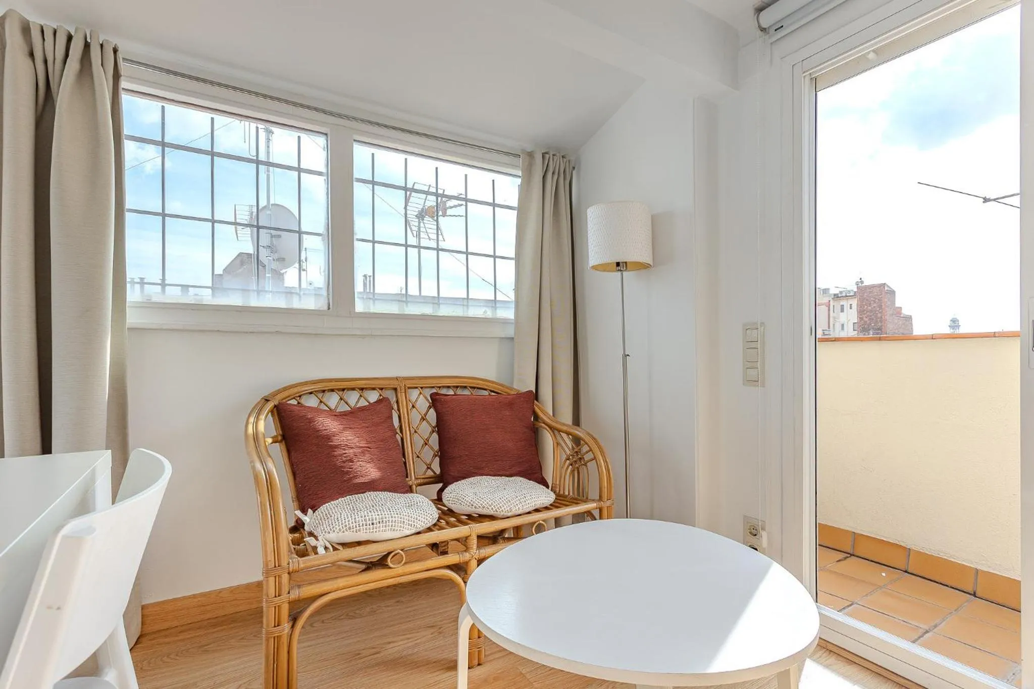 Communal lounge/ TV room in Ola Living Vidreria