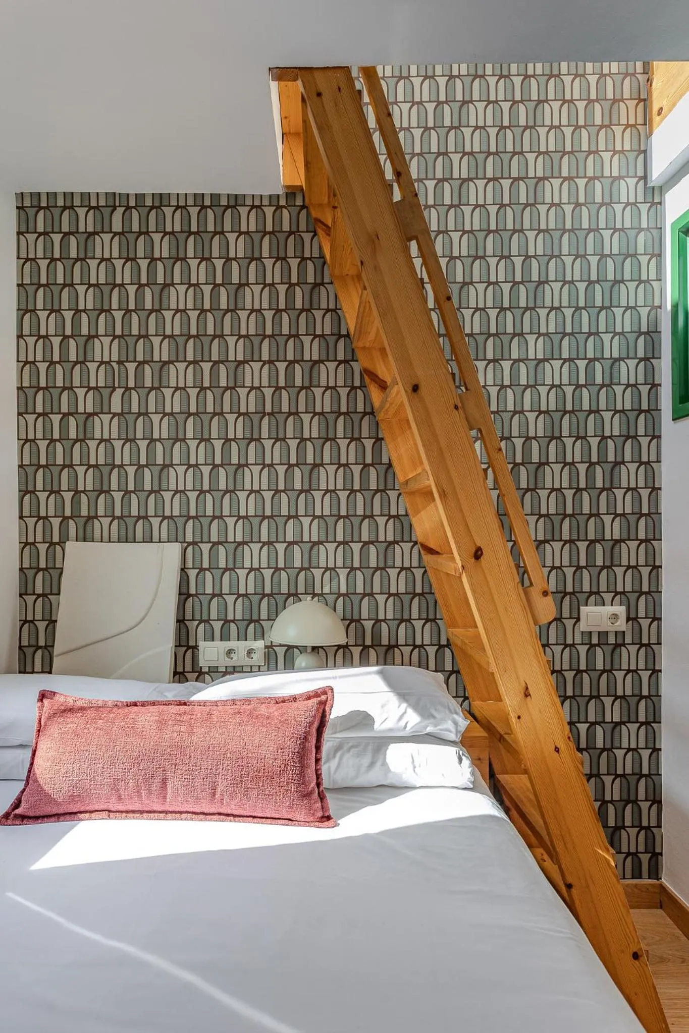 Bed in Ola Living Vidreria