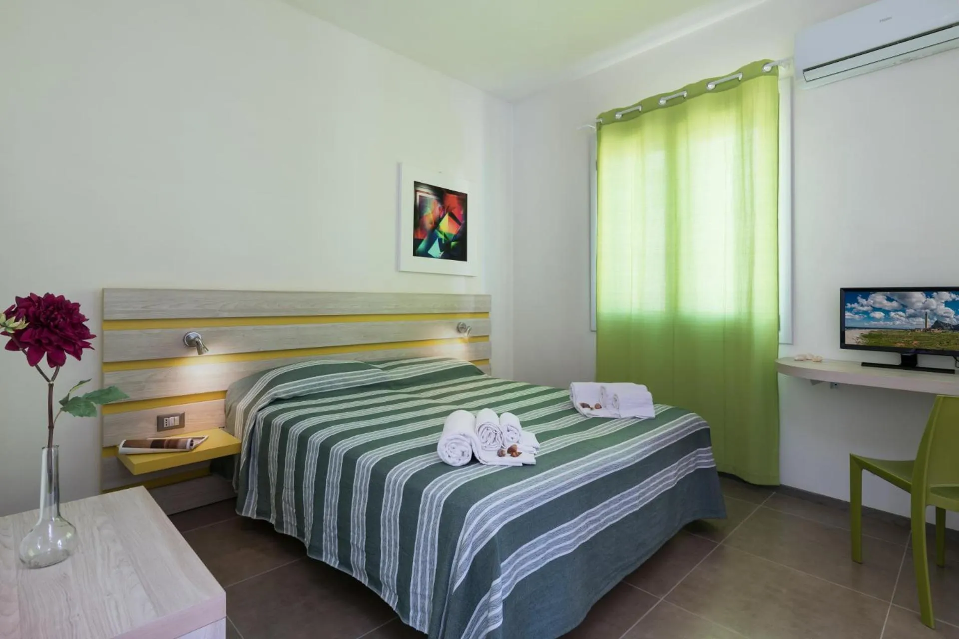 Bedroom, Bed in Reef and Dream