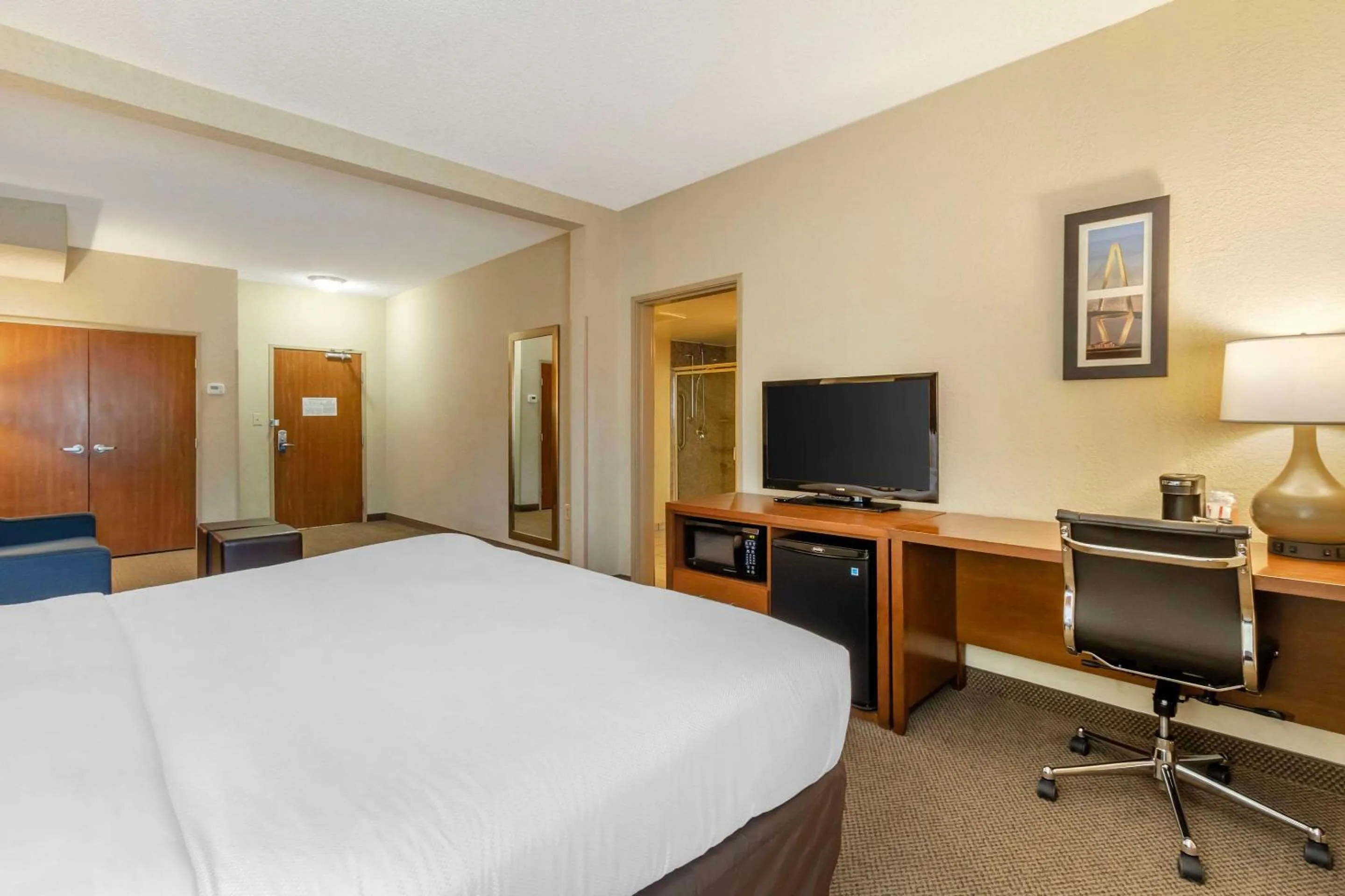 Bedroom, Bed in Comfort Inn & Suites Charleston Airport Convention Center