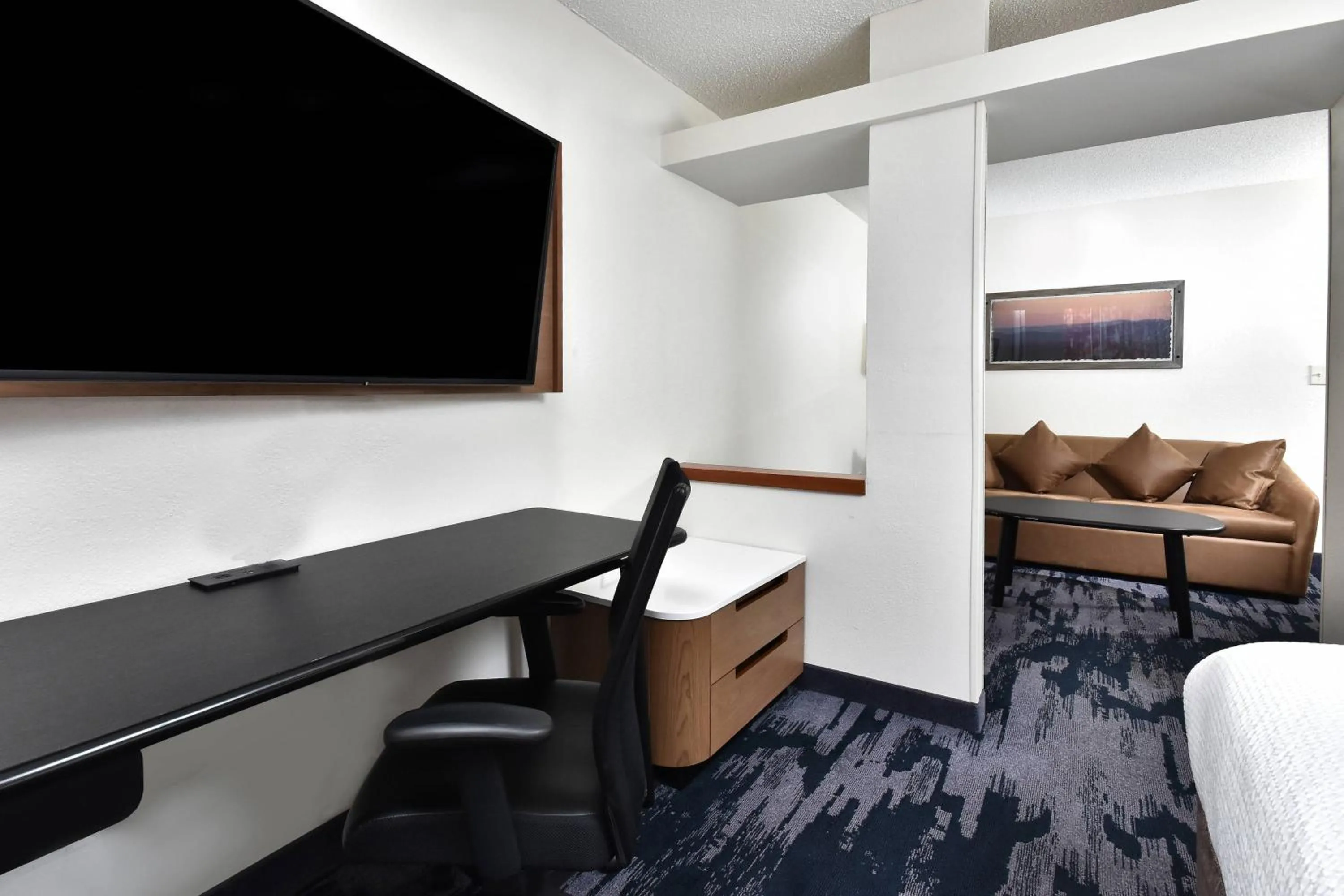 Bedroom in Fairfield Inn & Suites by Marriott Richmond Innsbrook