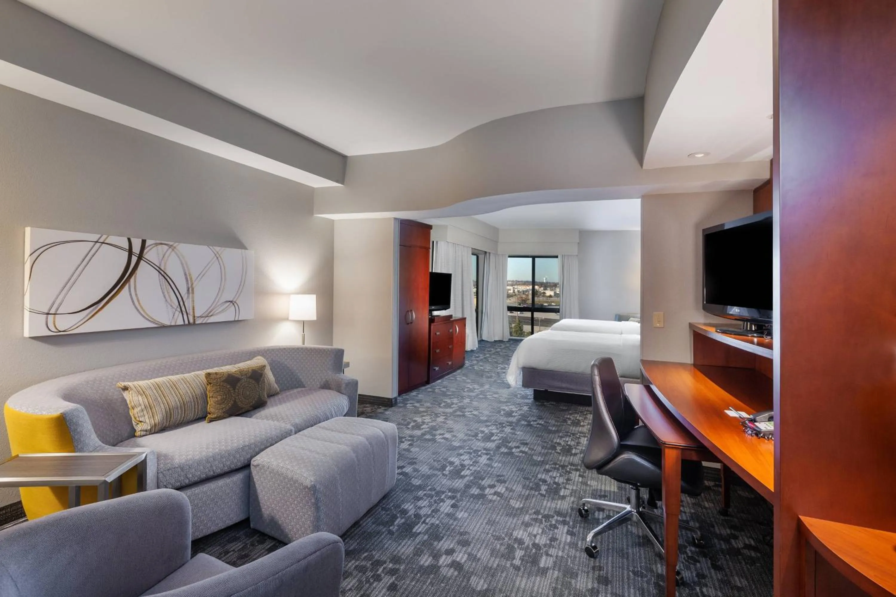 Photo of the whole room in Courtyard by Marriott Tulsa Woodland Hills