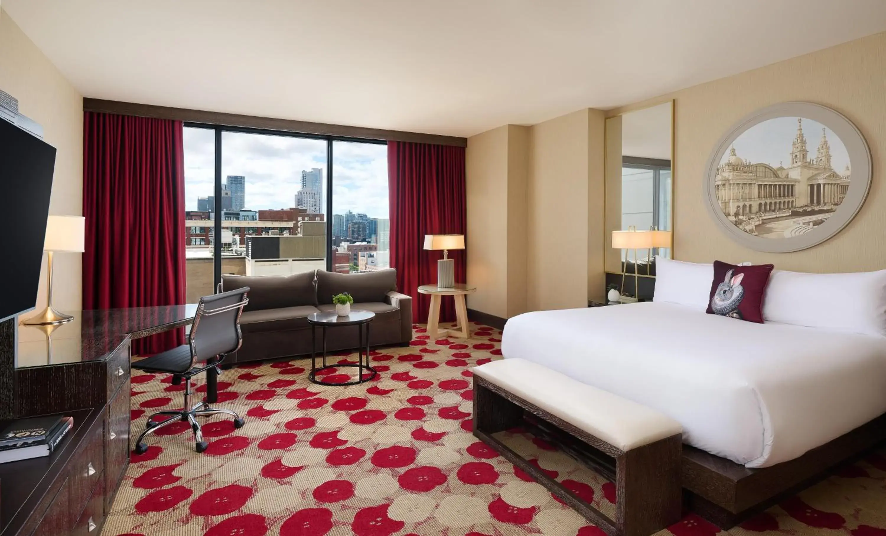 Junior King Suite with Spa Bath in The Royal Sonesta Chicago River North Junior King Suite with Spa Bath in The Royal Sonesta Chicago River North