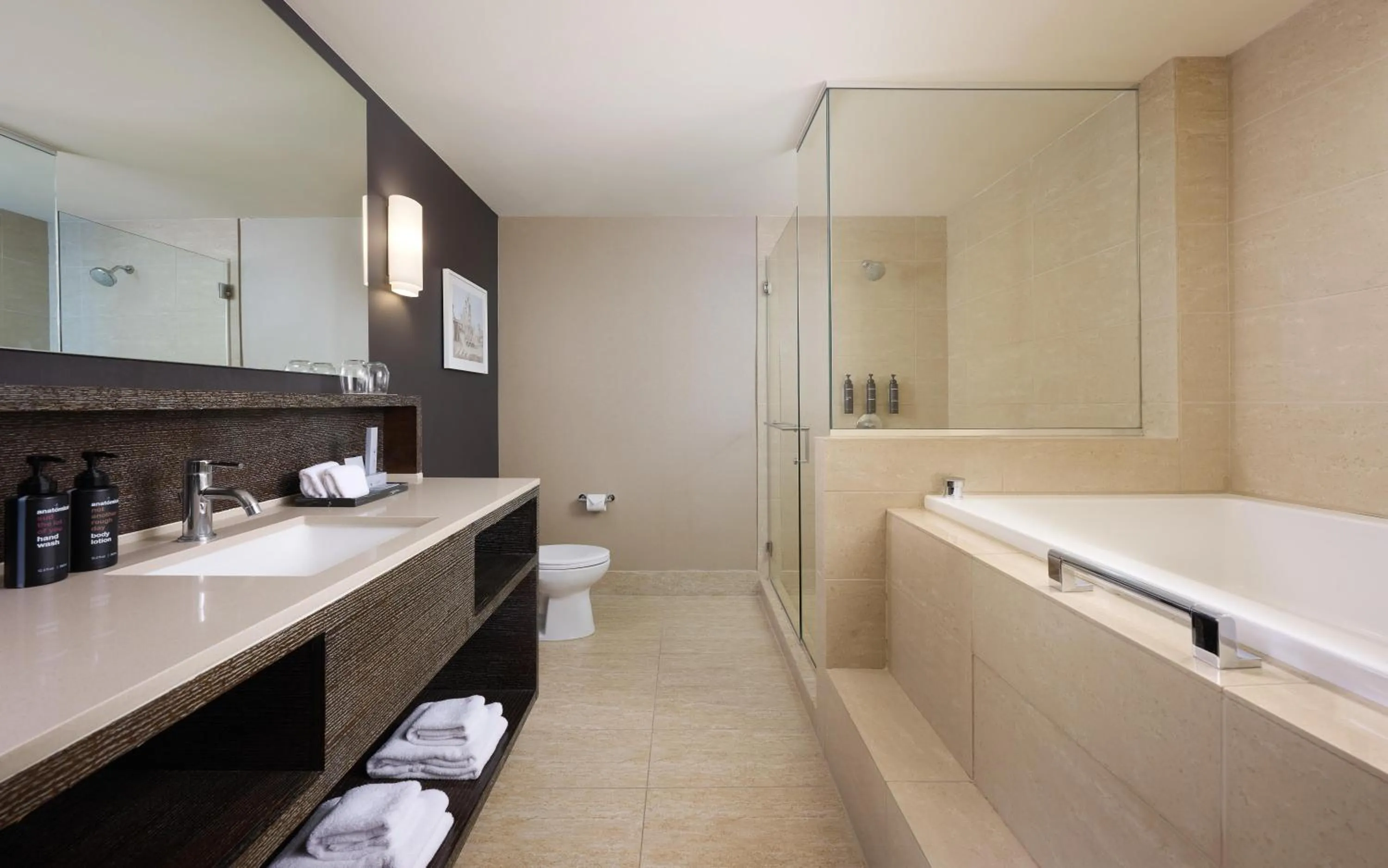 Bedroom in The Royal Sonesta Chicago River North