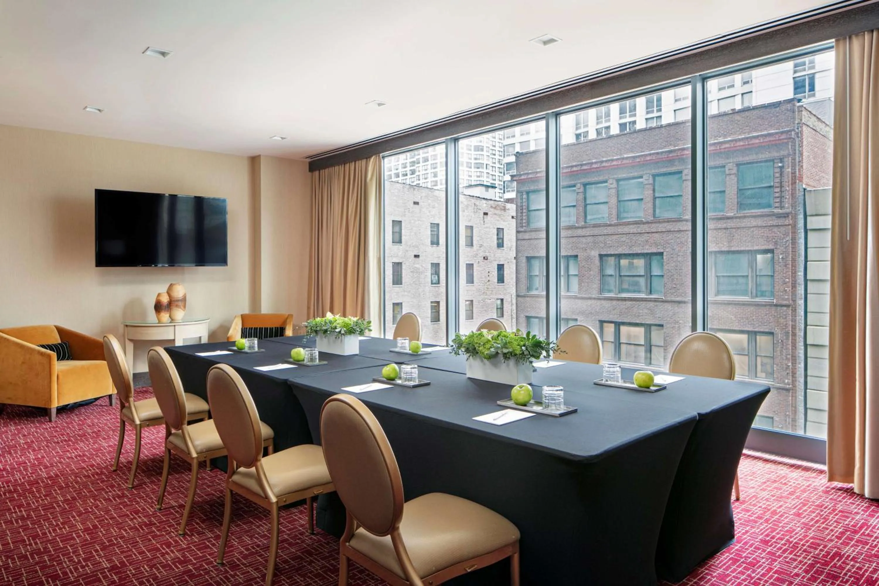 Meeting/conference room in The Royal Sonesta Chicago River North