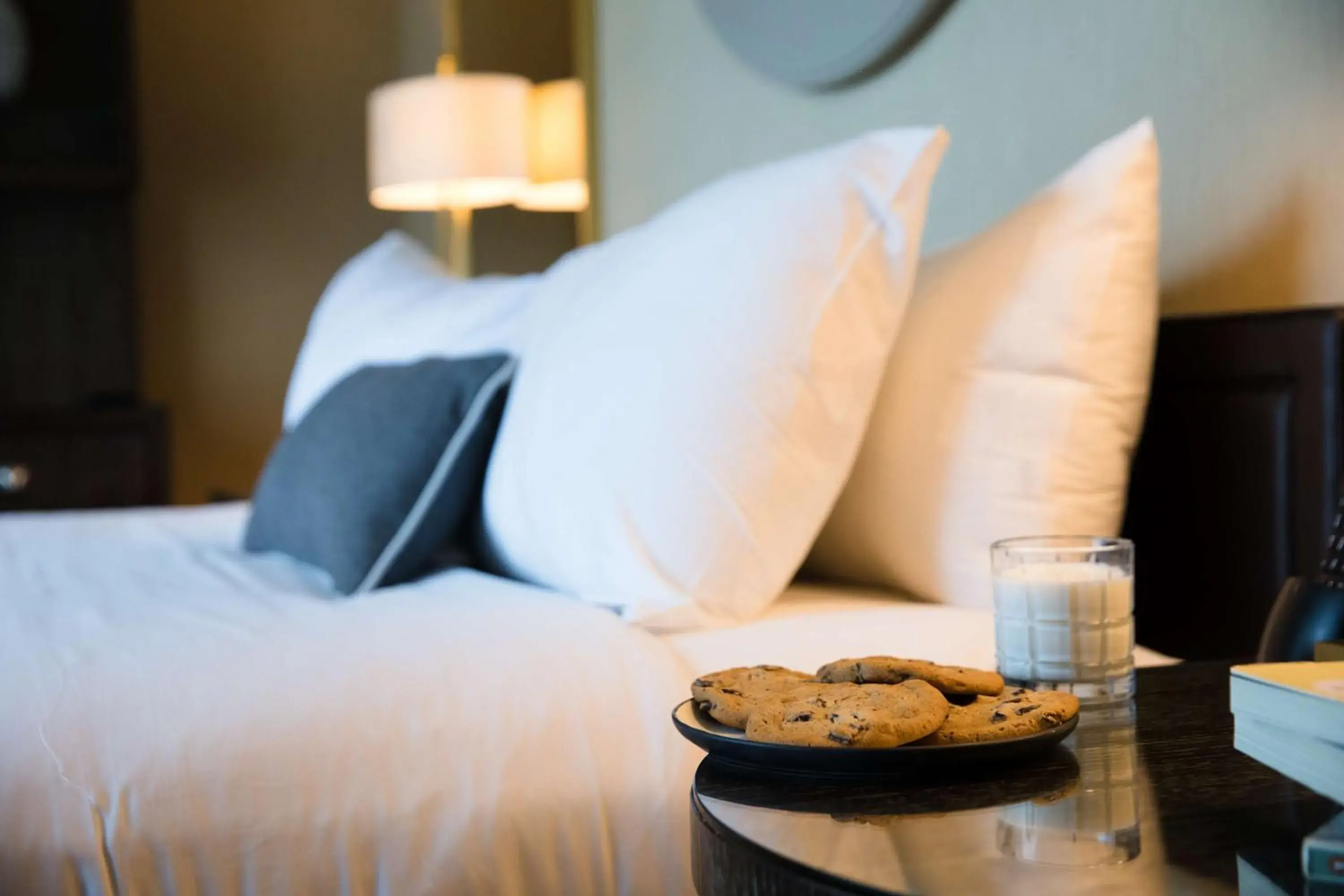 Bedroom, Bed in The Royal Sonesta Chicago River North Bedroom, Bed in The Royal Sonesta Chicago River North