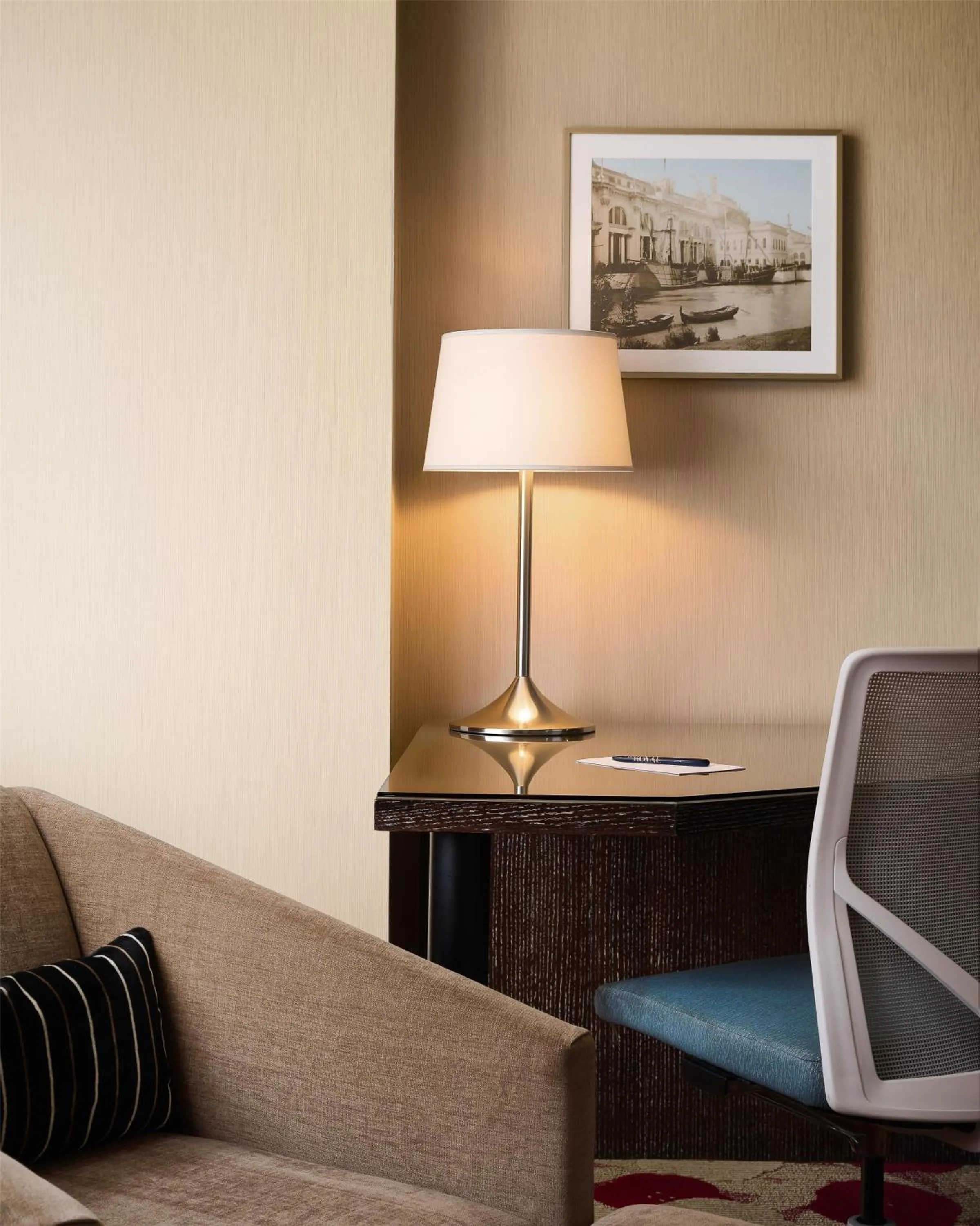 Bedroom in The Royal Sonesta Chicago River North