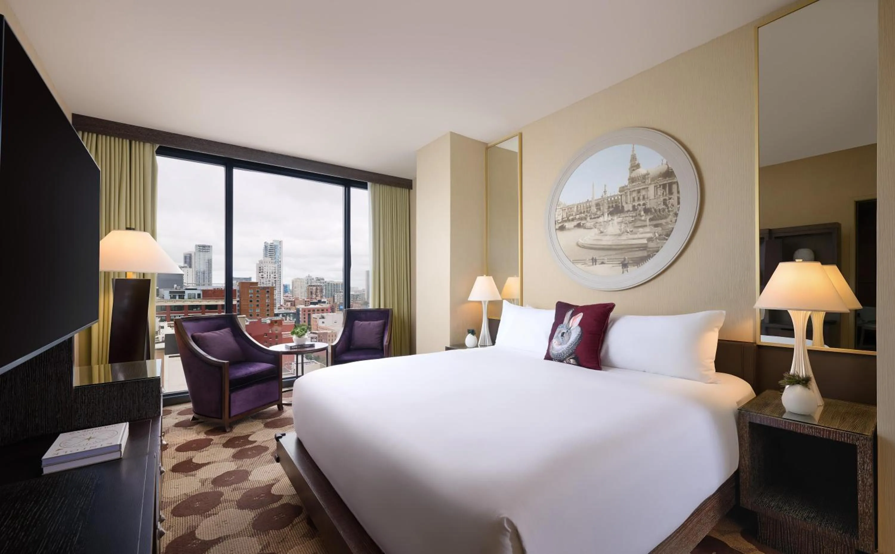 Photo of the whole room, Bed in The Royal Sonesta Chicago River North