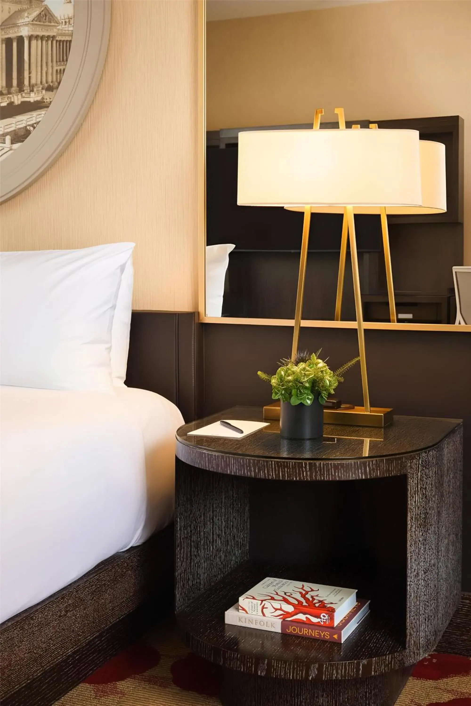 Deluxe Two Queens in The Royal Sonesta Chicago River North Deluxe Two Queens in The Royal Sonesta Chicago River North