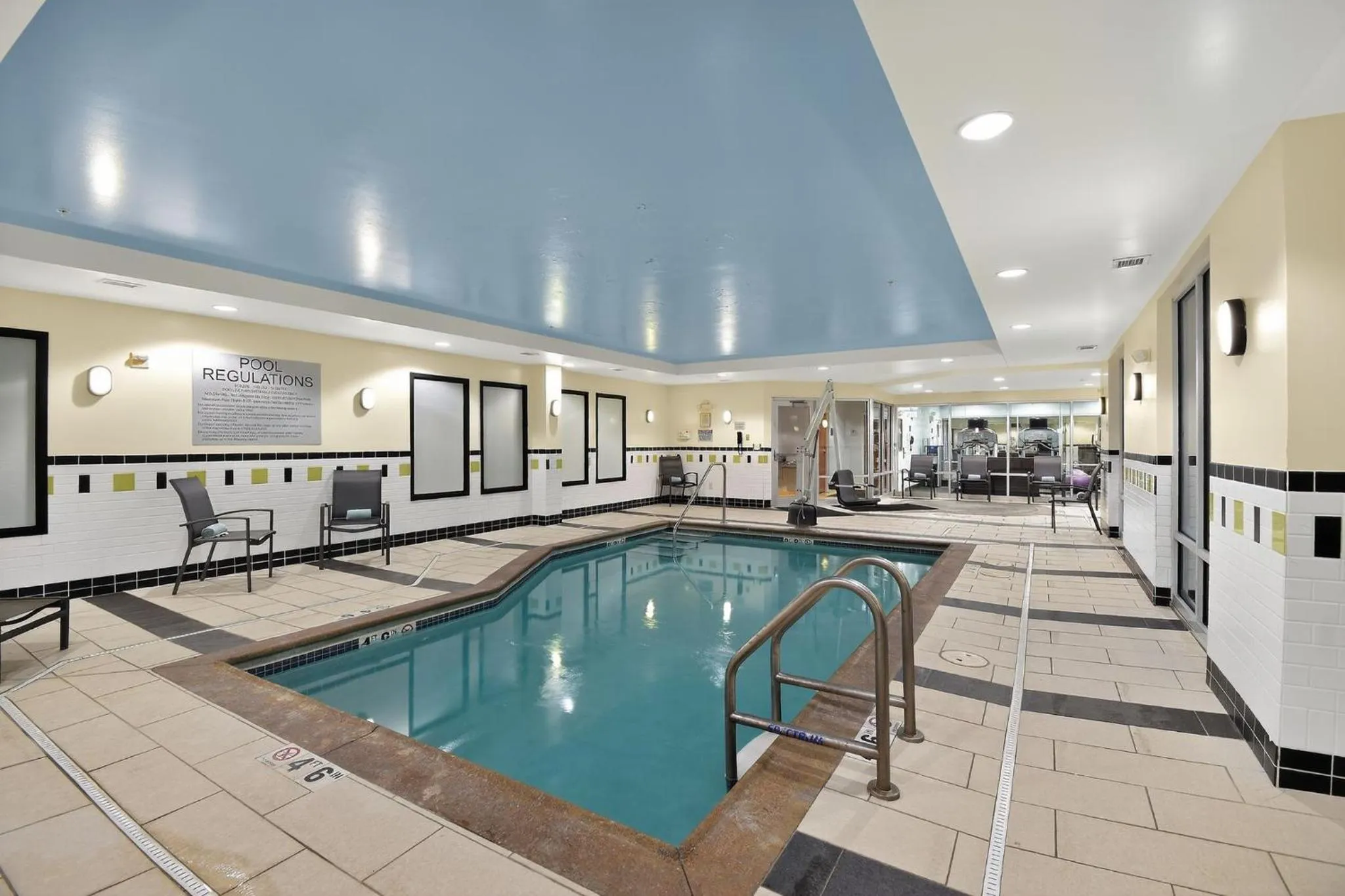 Swimming pool in Fairfield Inn & Suites by Marriott Omaha Downtown