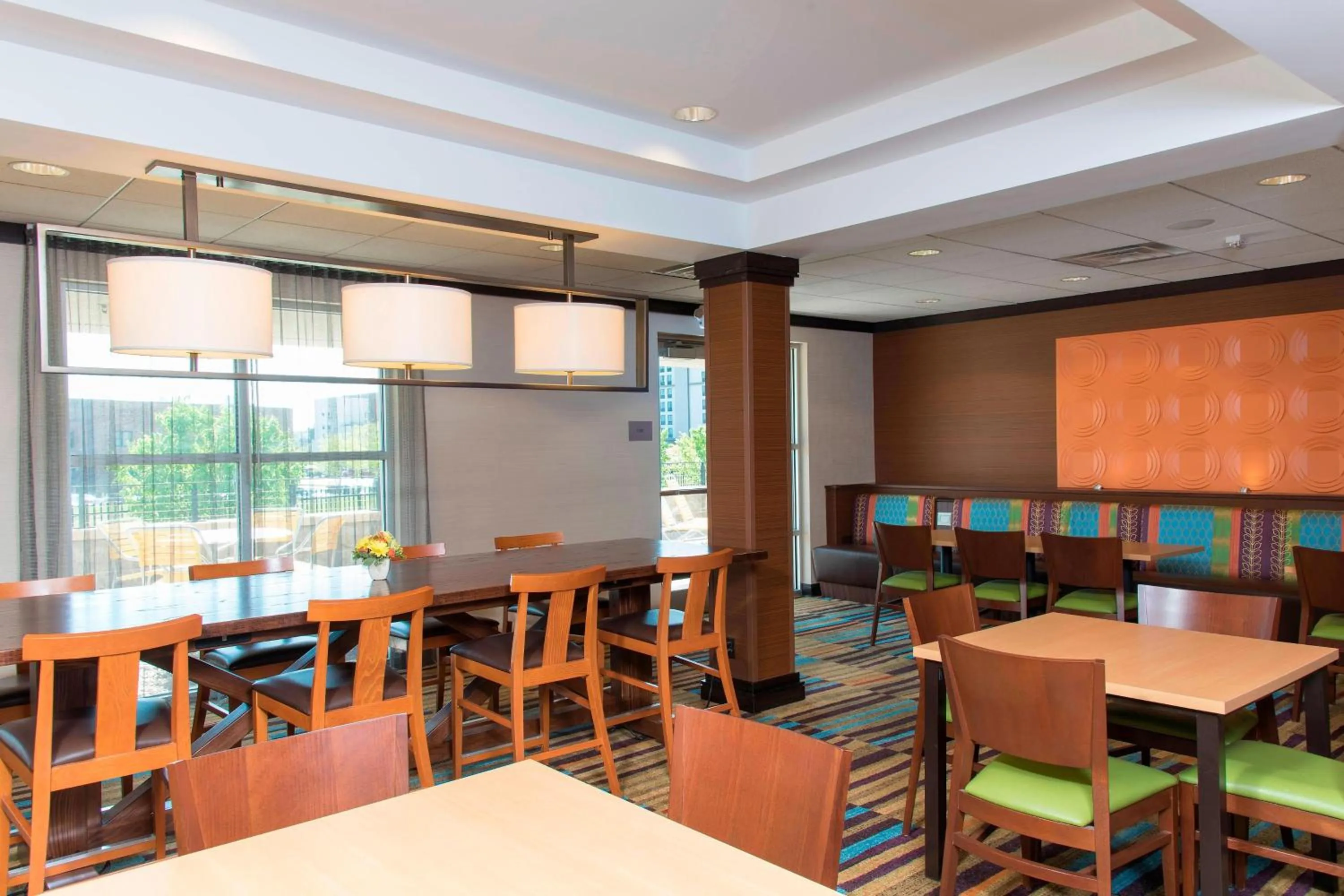 Breakfast in Fairfield Inn & Suites by Marriott Omaha Downtown