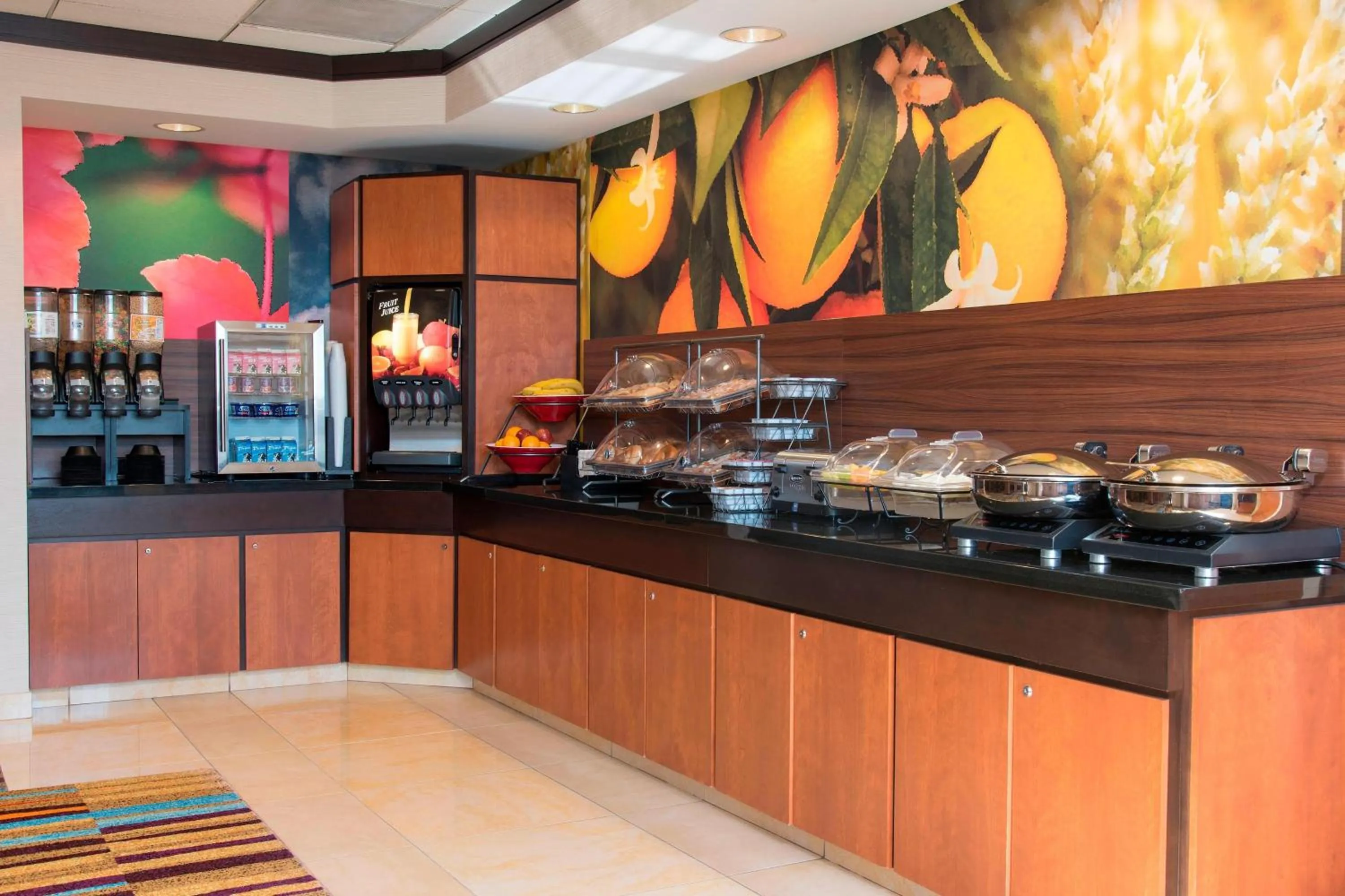 Breakfast in Fairfield Inn & Suites by Marriott Omaha Downtown