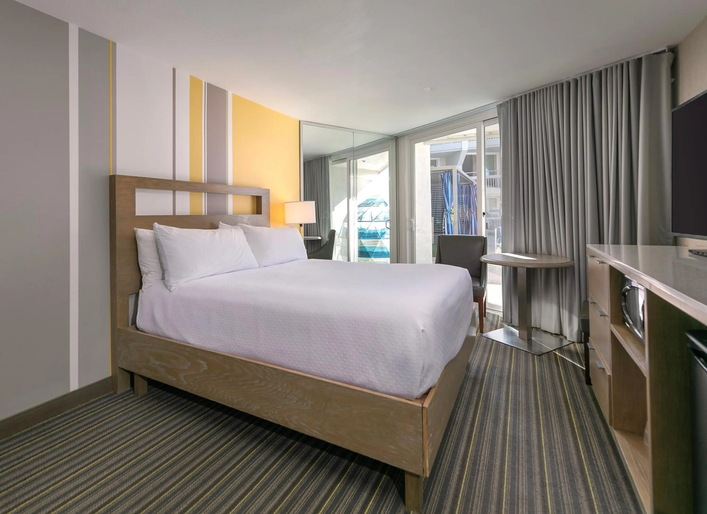 Bedroom, Bed in The Wayfarer San Diego