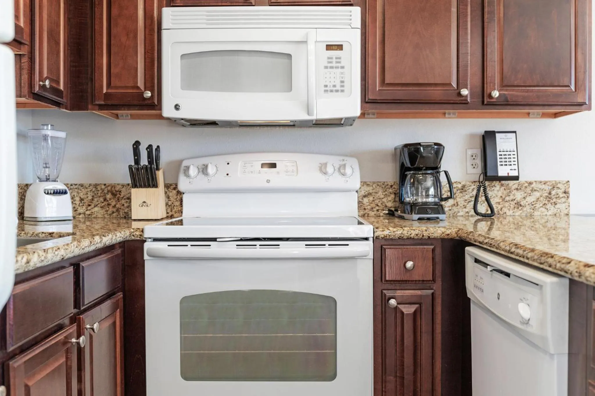 Communal kitchen in WorldMark Havasu Dunes