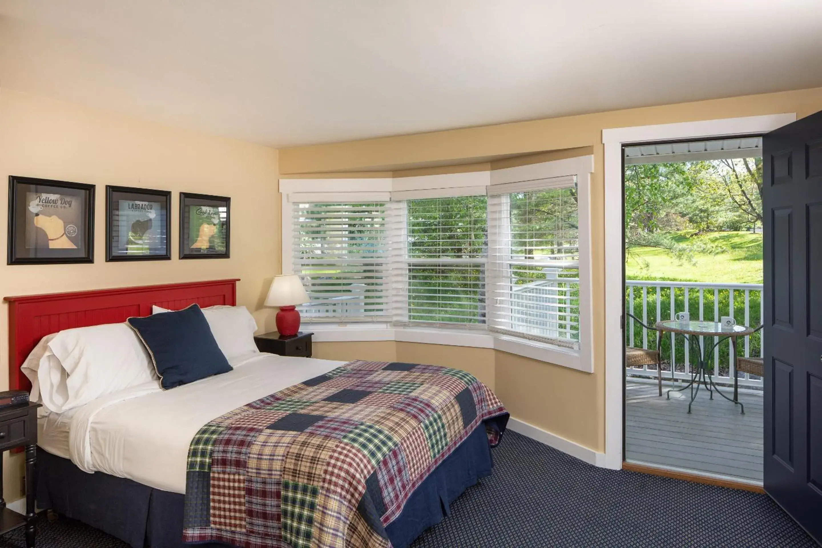 Deluxe Queen Room - single occupancy in Glen Cove Inn & Suites Rockport Deluxe Queen Room - single occupancy in Glen Cove Inn & Suites Rockport