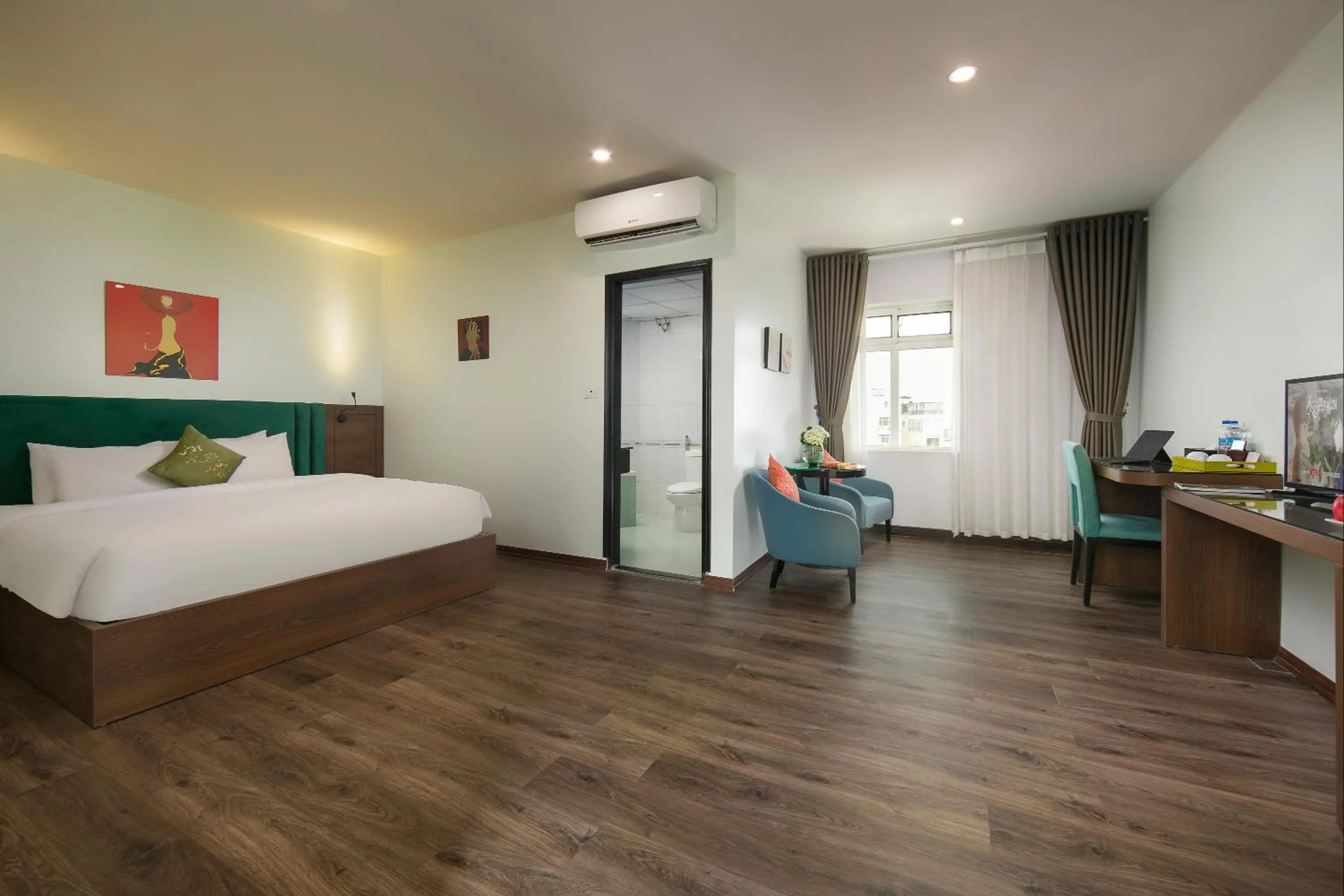 Deluxe Double or Twin Room with City View in Anise Hotel & Spa Hanoi
