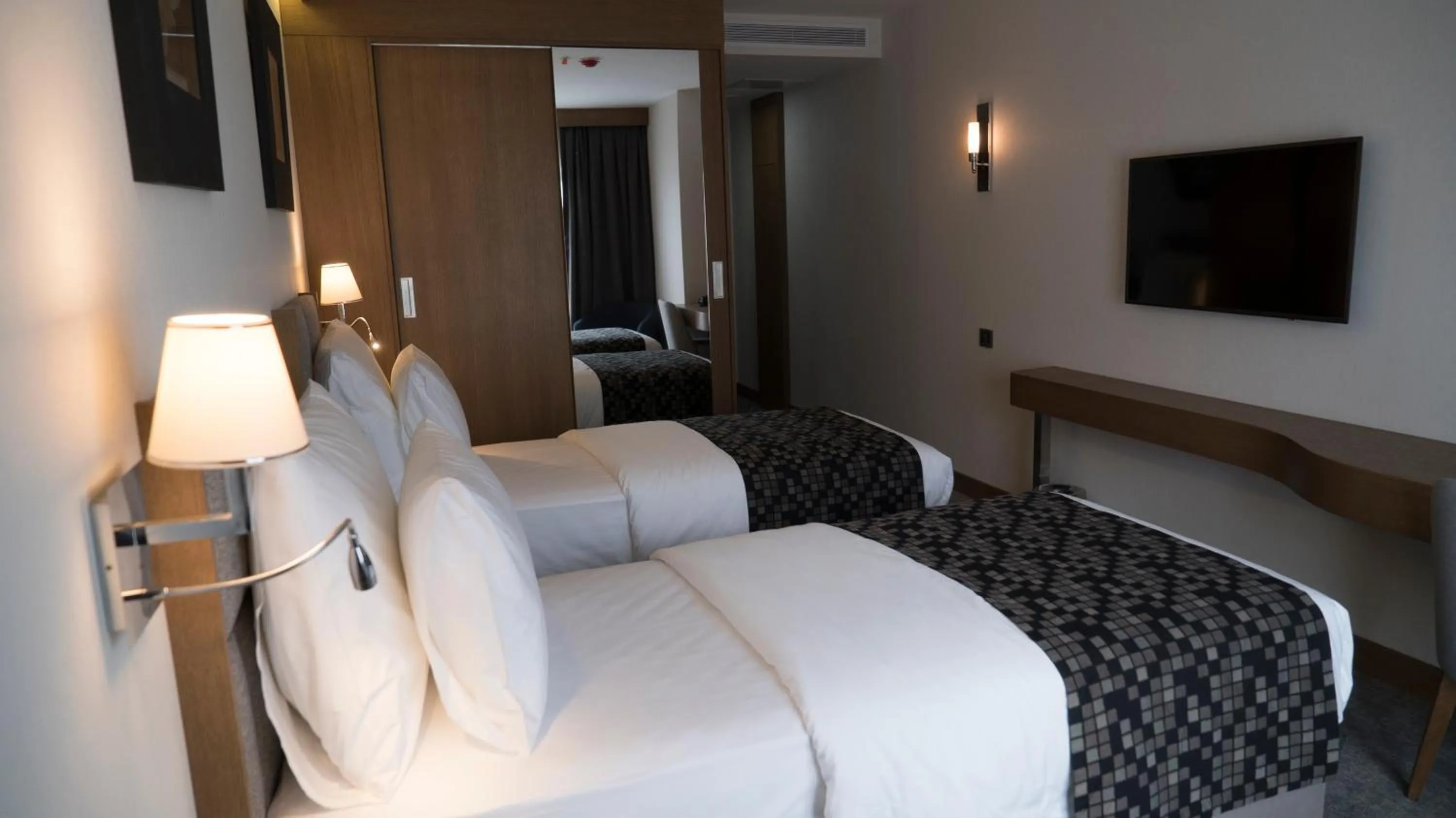 TV and multimedia, Bed in Yuksel Istanbul Yenikapı Hotel