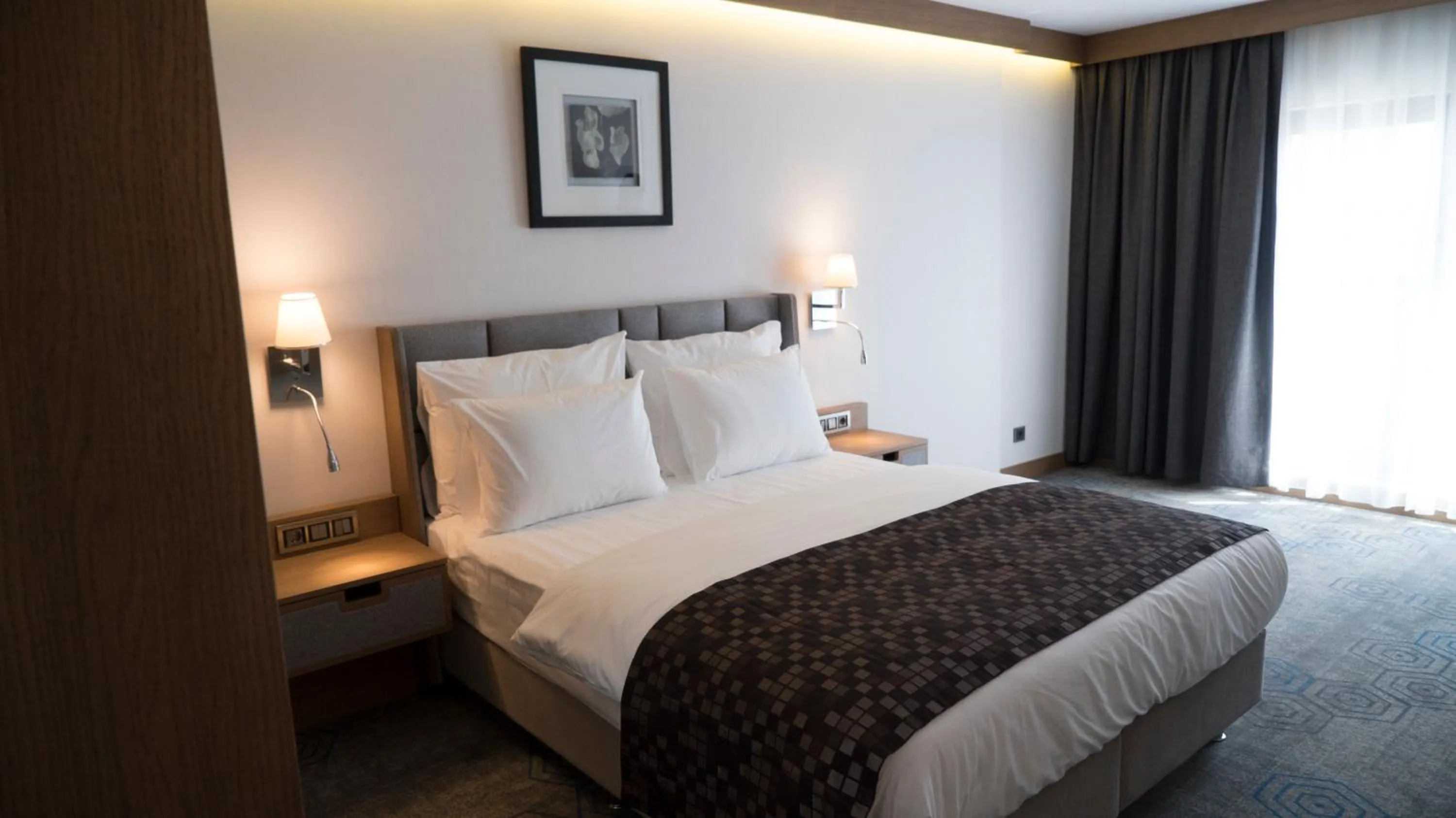 View (from property/room), Bed in Yuksel Istanbul Yenikapı Hotel