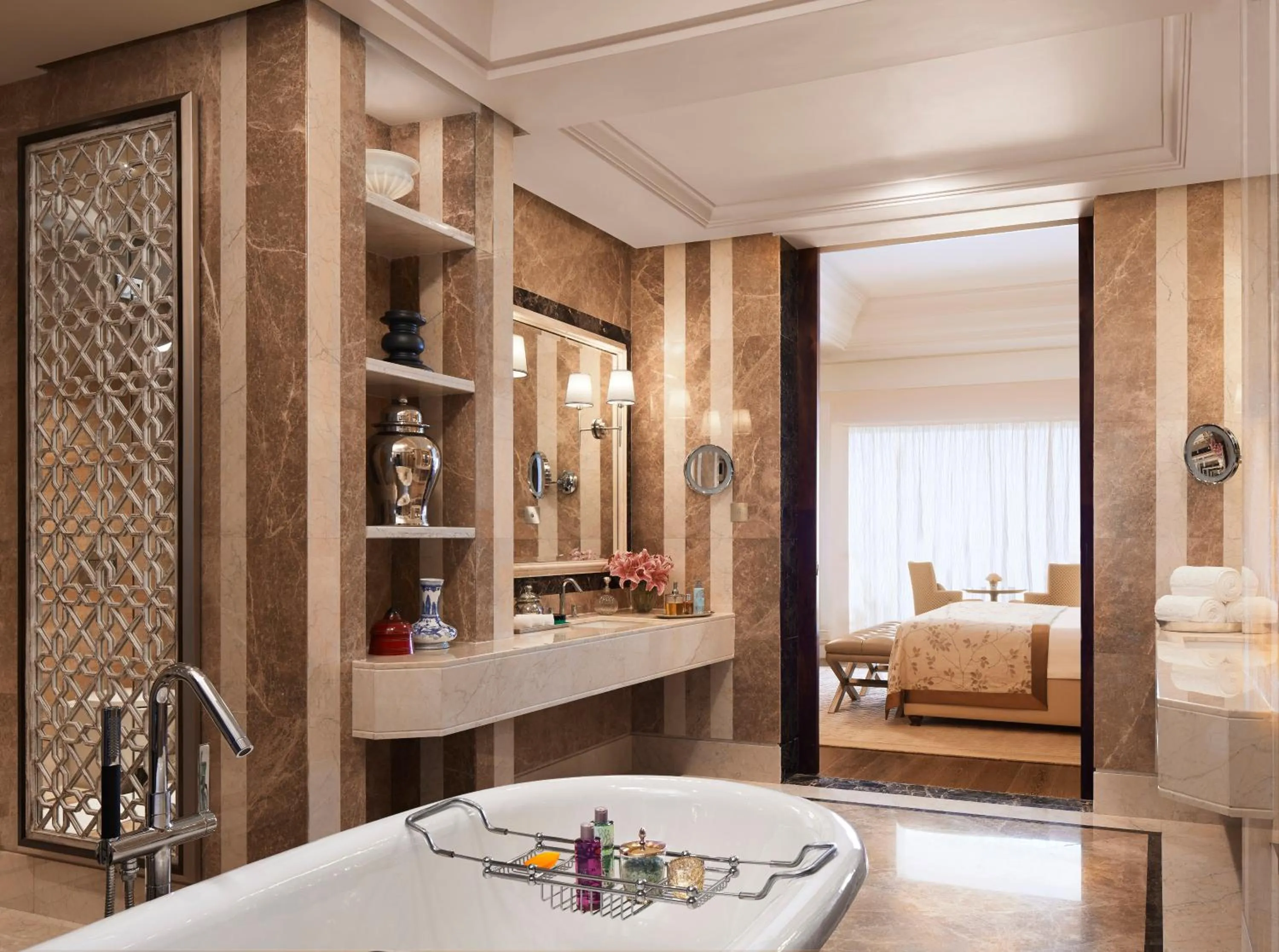 Bathroom in Taj Samudra, Colombo