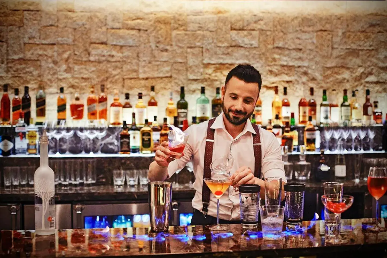 Lounge or bar in Taj Samudra, Colombo Lounge or bar in Taj Samudra, Colombo