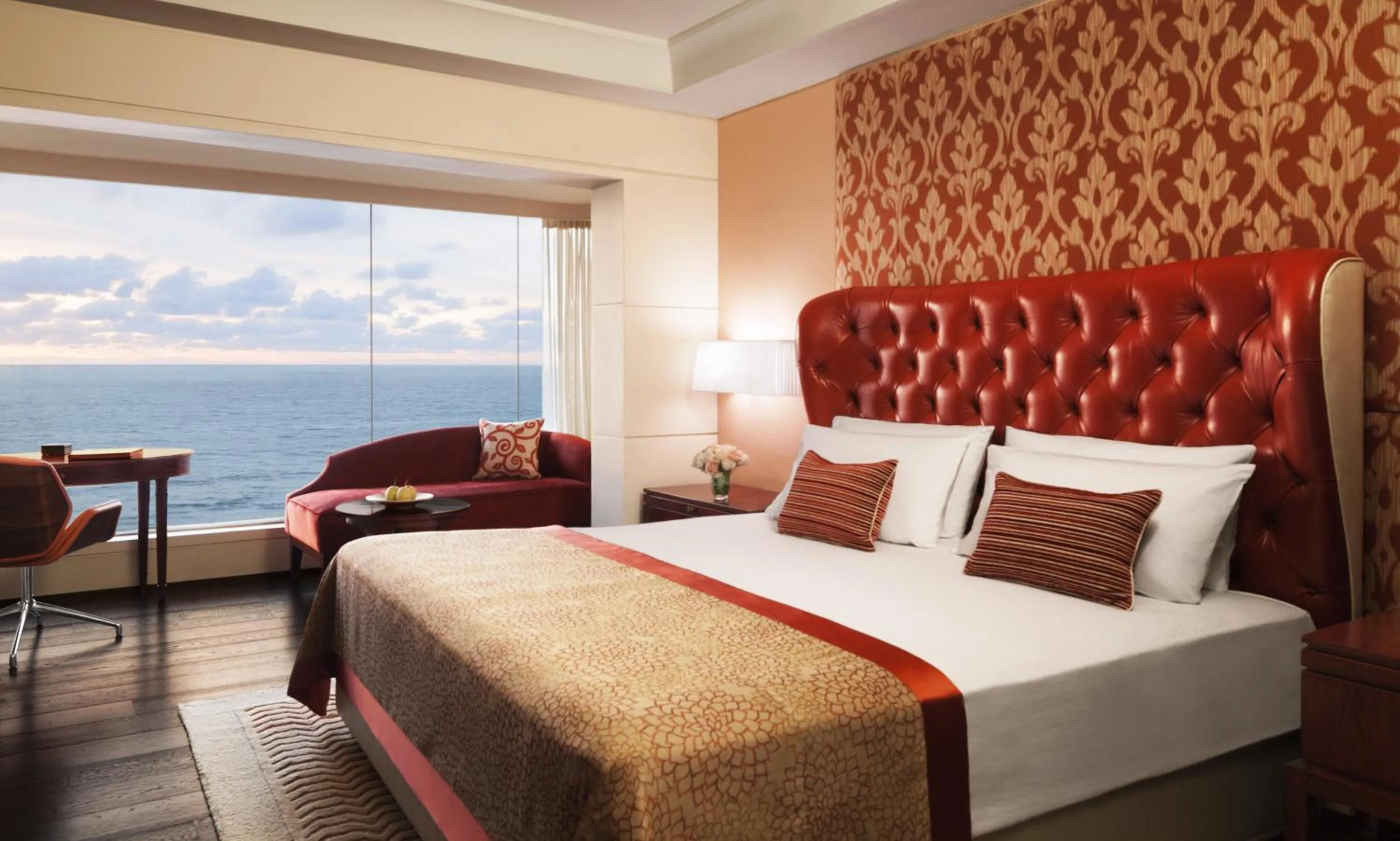 Bed in Taj Samudra, Colombo