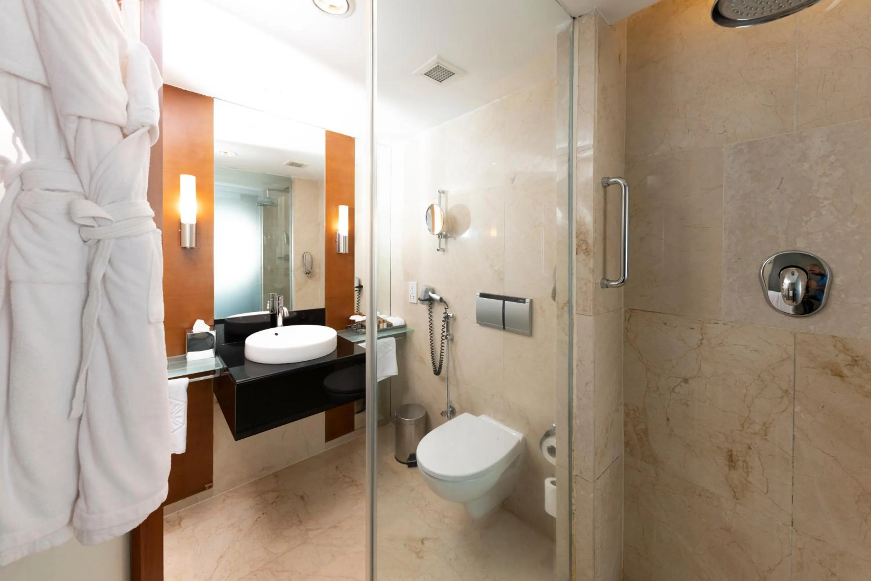 Bathroom in Taj Samudra, Colombo