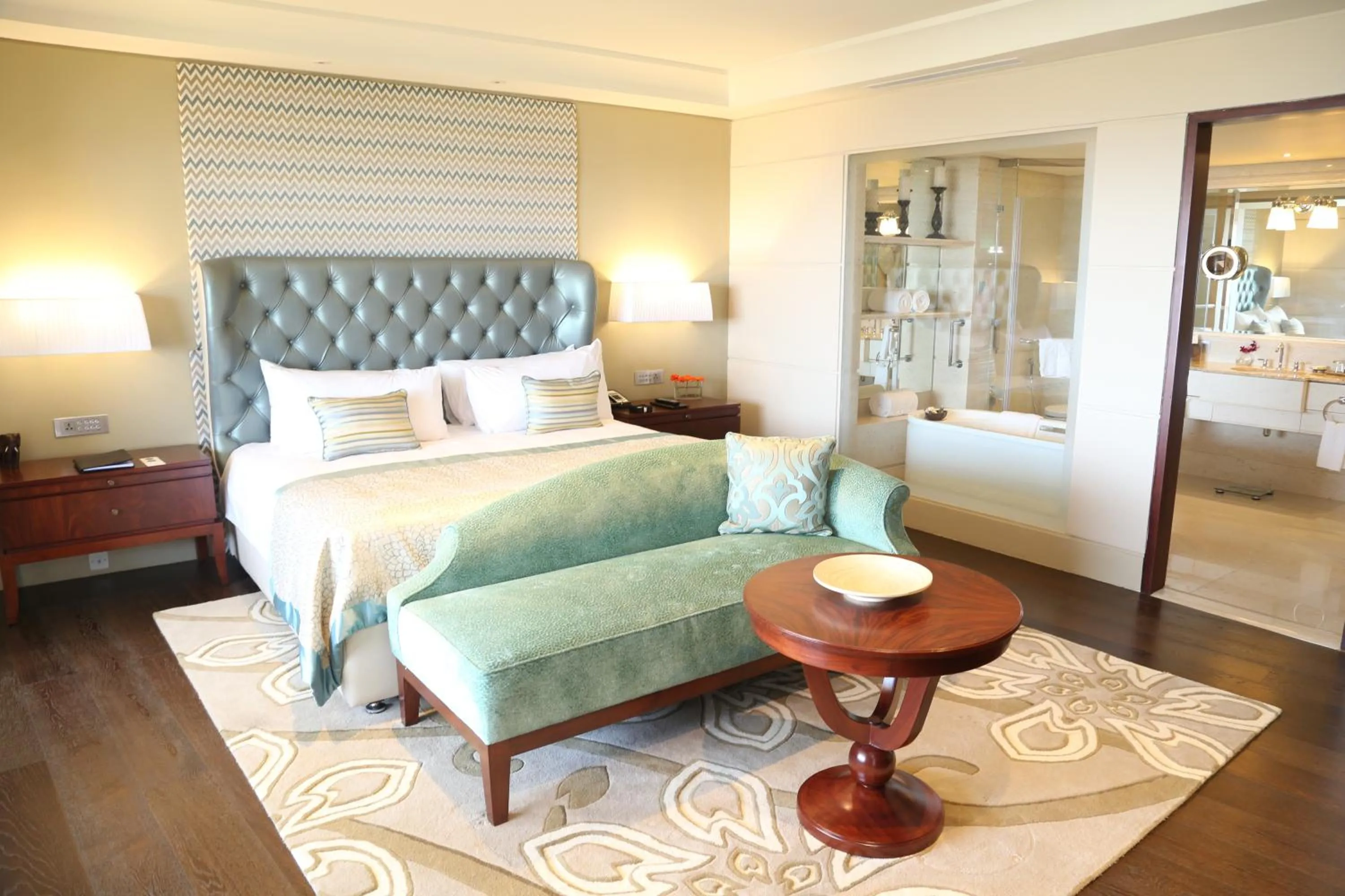 Photo of the whole room, Bed in Taj Samudra, Colombo