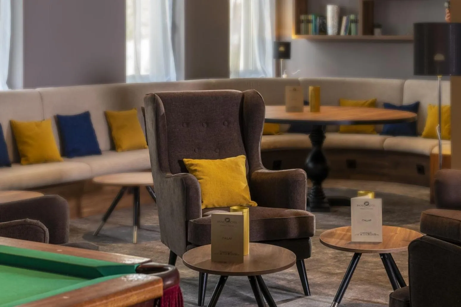 Communal lounge/ TV room in Balneo Hotel Zsori Thermal & Wellness