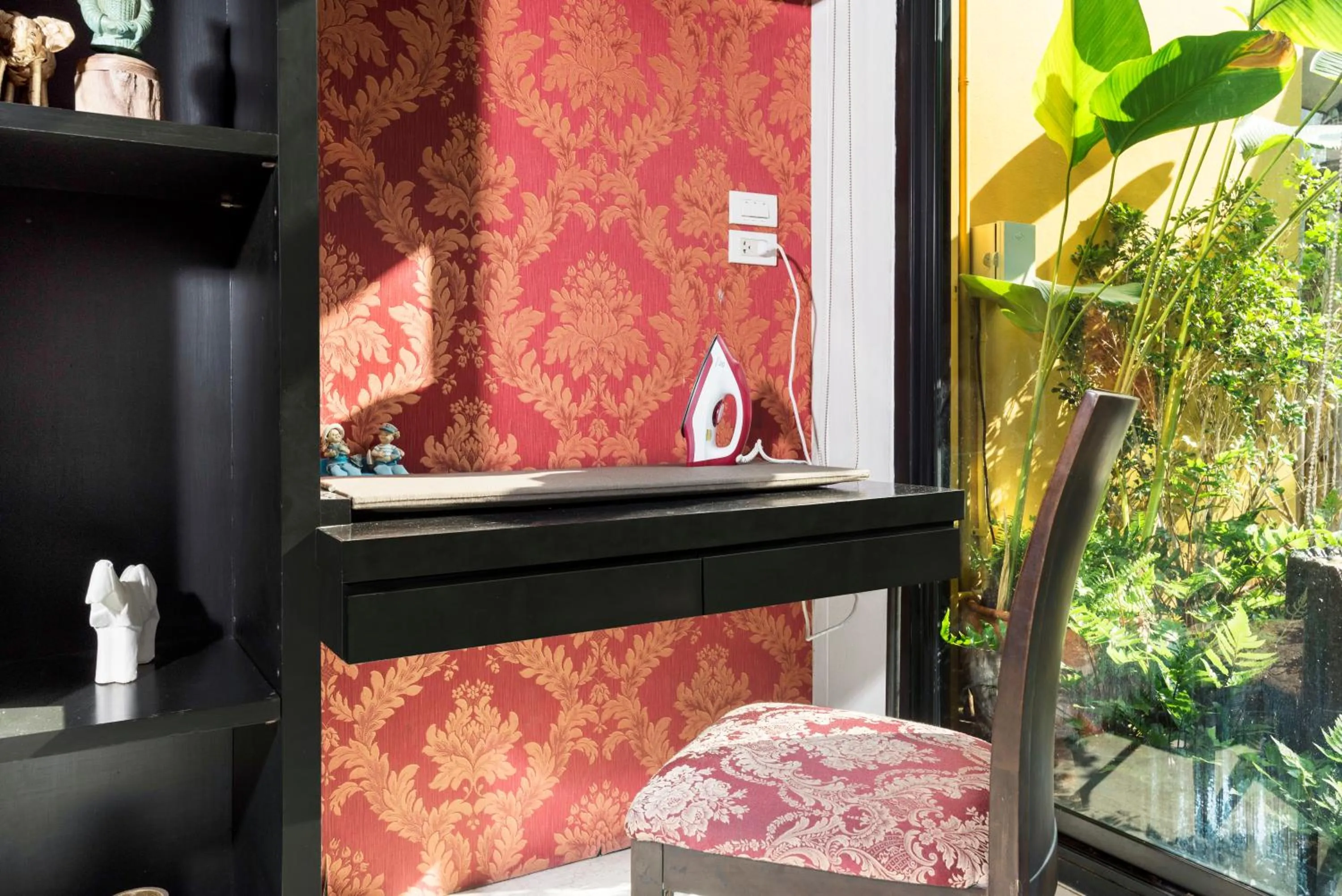 Property building in Nappark Hostel @Khao San