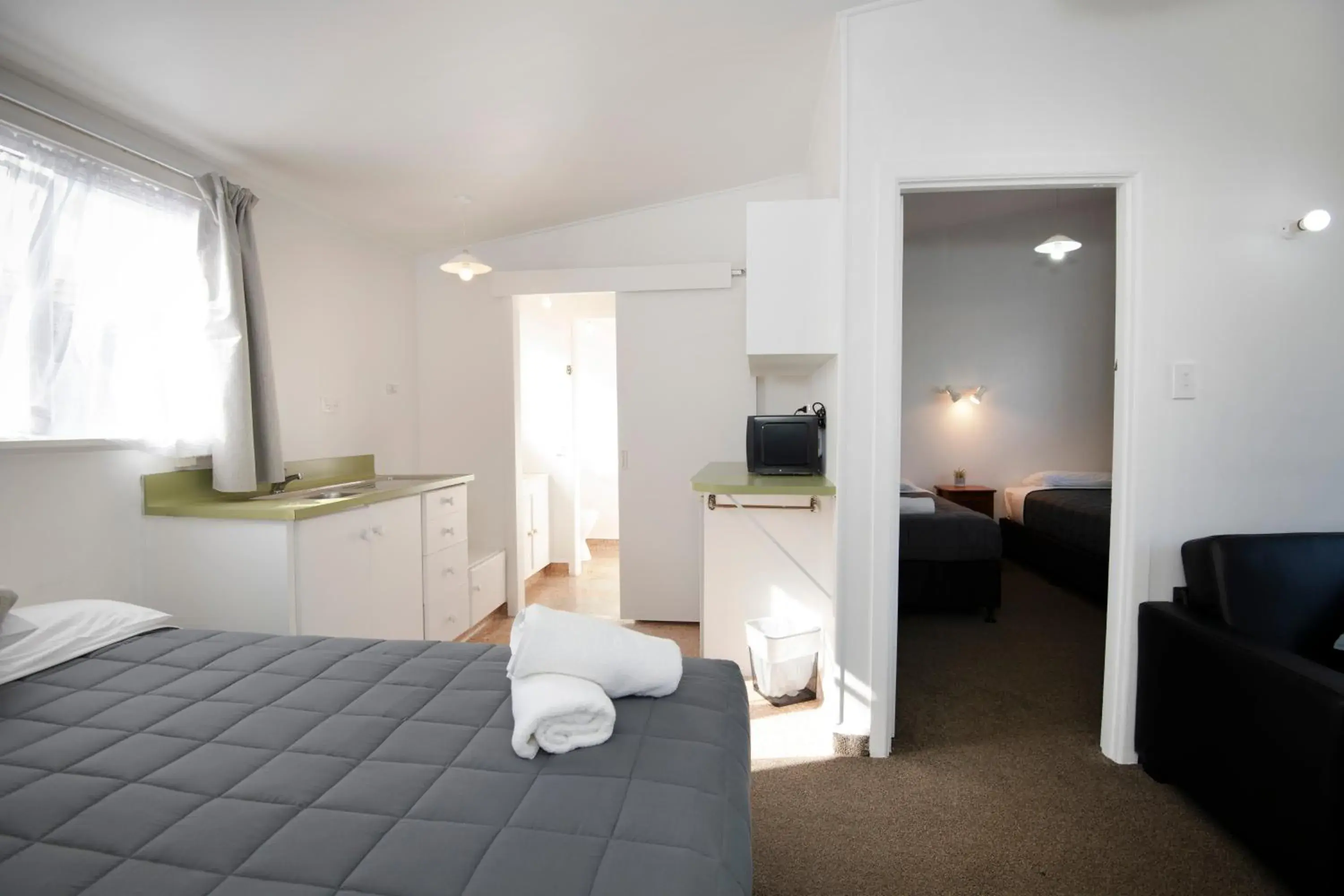 Bed in Spanish Lady Motel Bed in Spanish Lady Motel