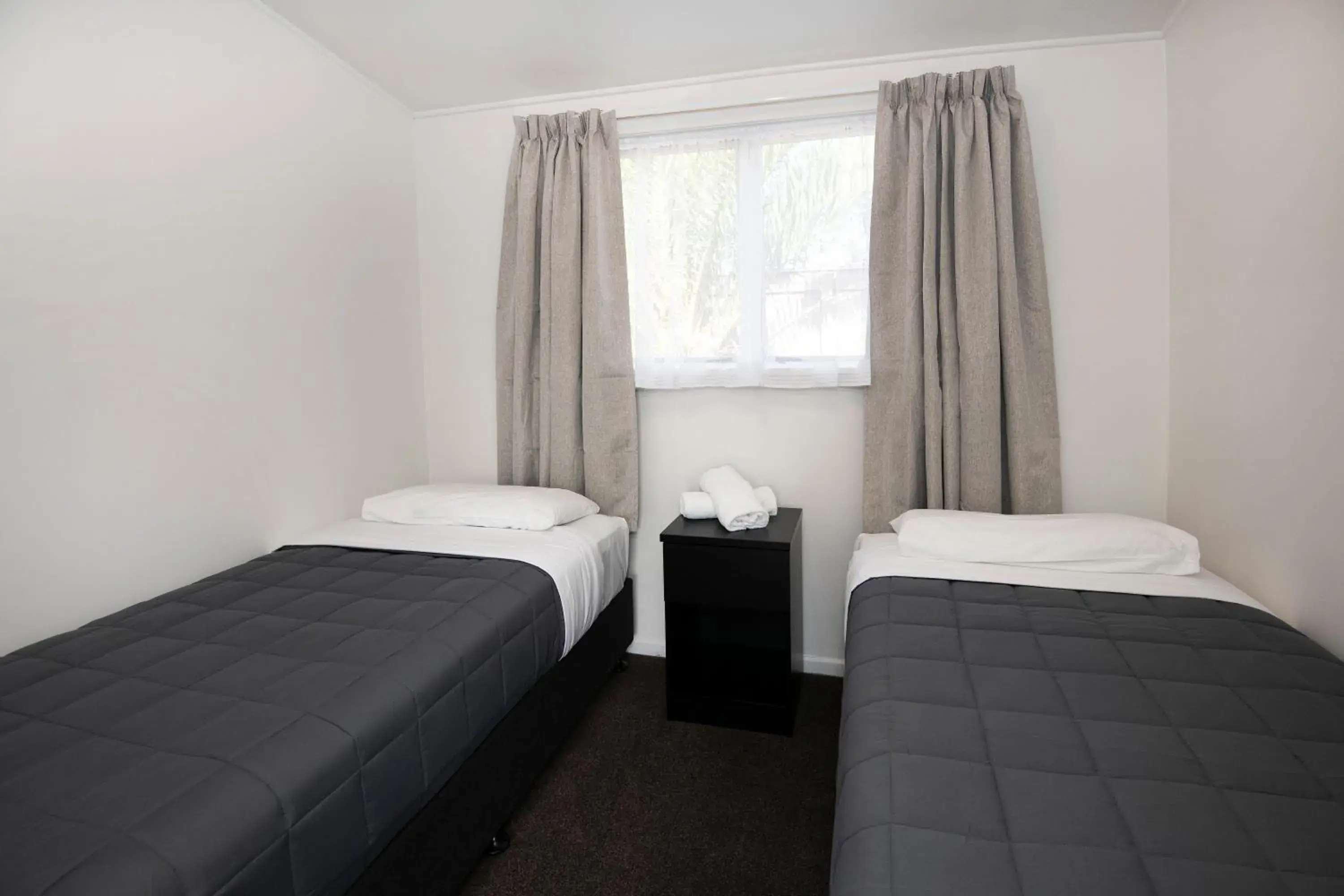 Bed in Spanish Lady Motel Bed in Spanish Lady Motel