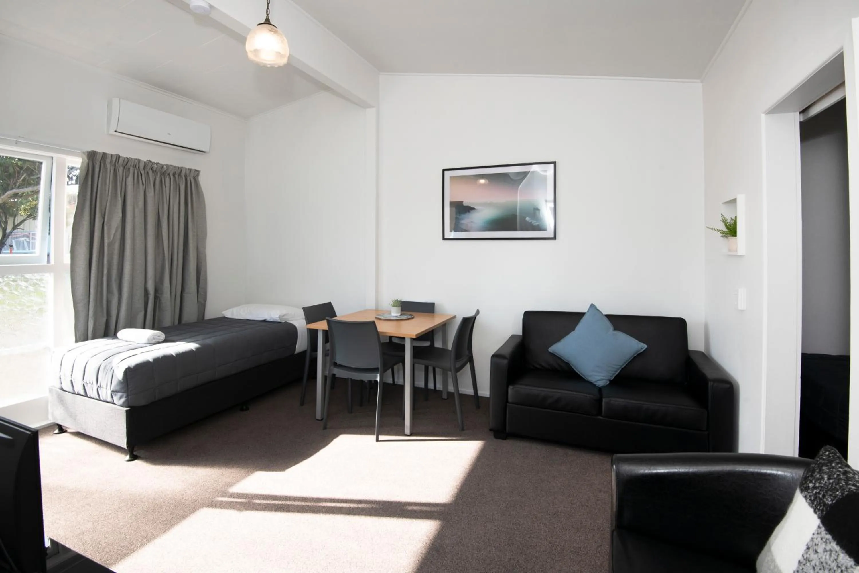 Bed in Spanish Lady Motel